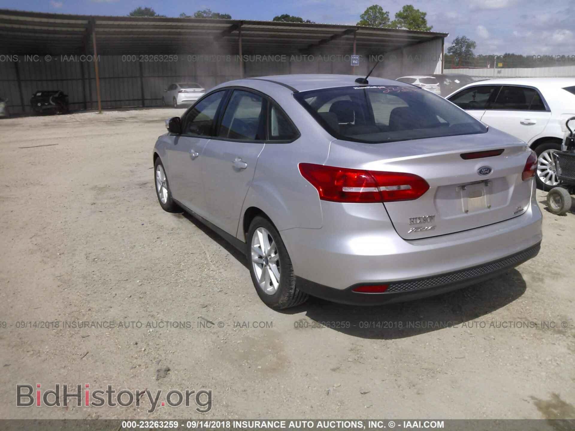 2016 Ford Focus - VIN: 1FADP3F28GL356010 - Photo 3
