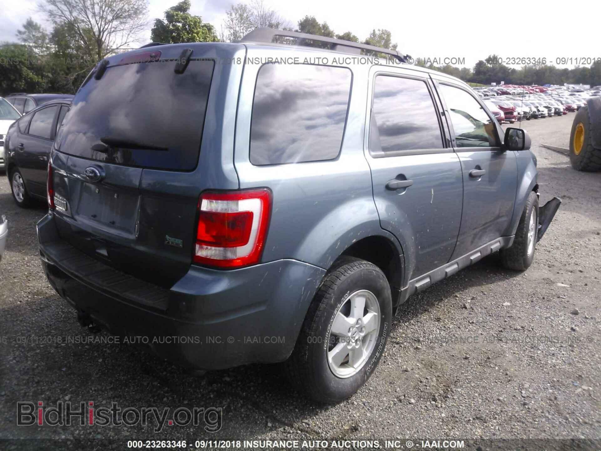 2011 Ford Escape - VIN: 1FMCU9DG8BKB22444 - Фото 4