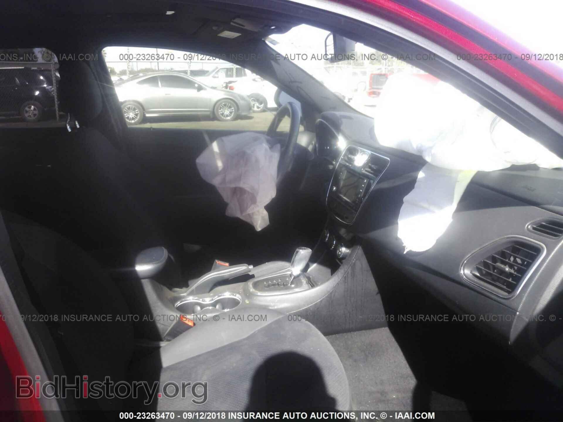 2013 Chrysler 200 - VIN: 1C3CCBBG5DN744295 - Фото 5