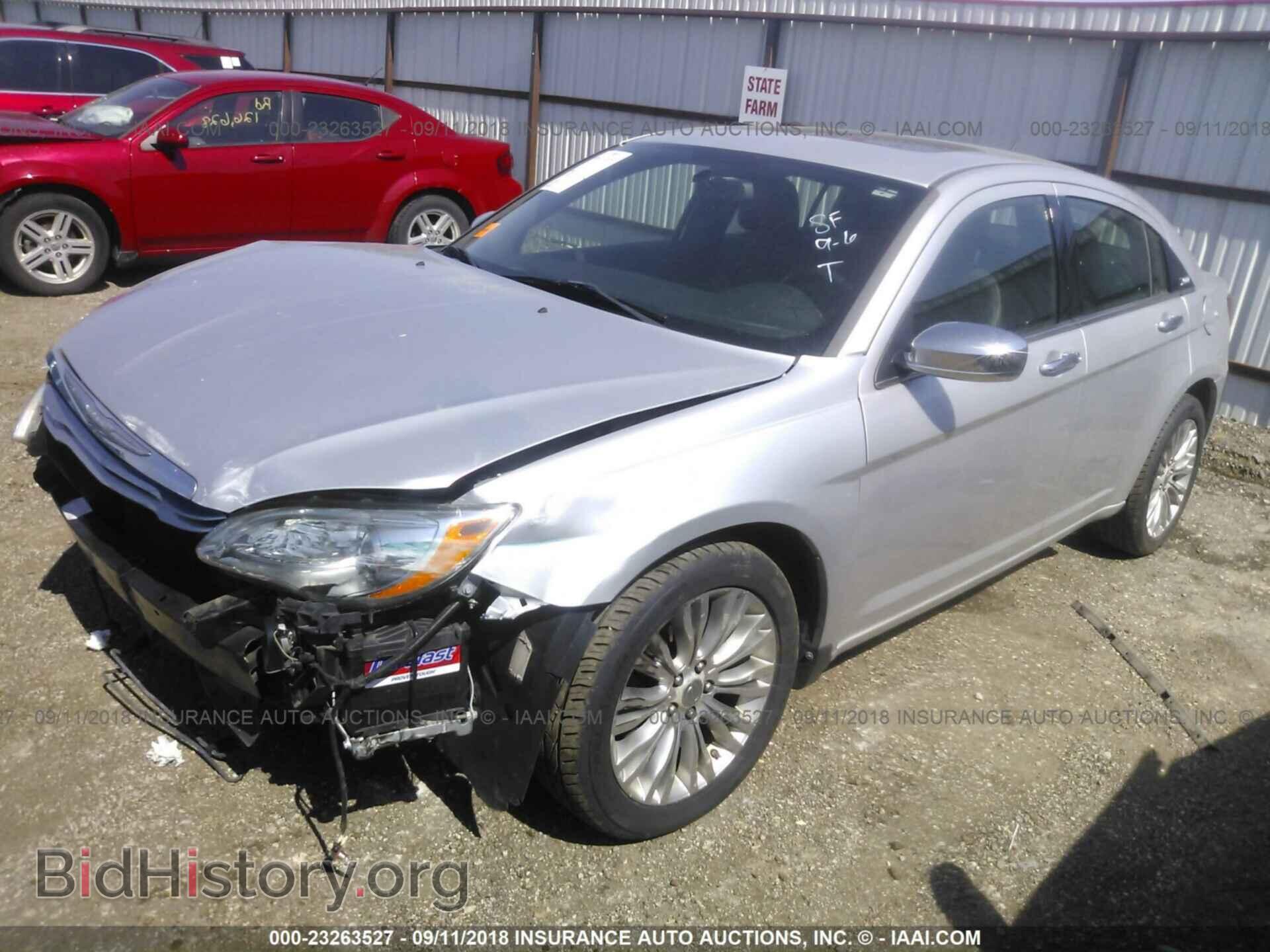 2011 Chrysler 200 - VIN: 1C3BC2FG6BN500173 - Фото 2