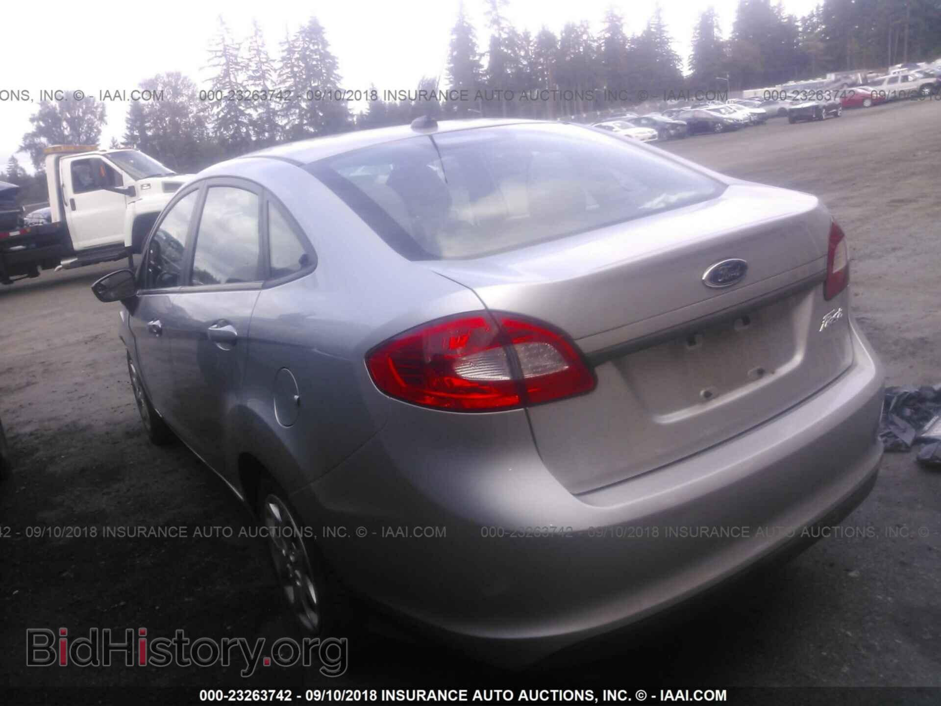 2012 Ford Fiesta - VIN: 3FADP4AJXCM216182 - Фото 3