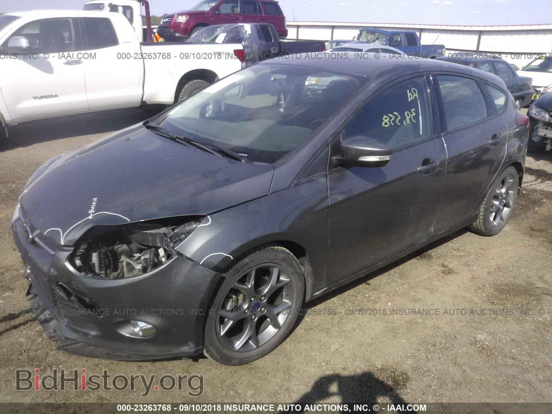 2014 Ford Focus - VIN: 1FADP3K23EL413099 - Фото 2