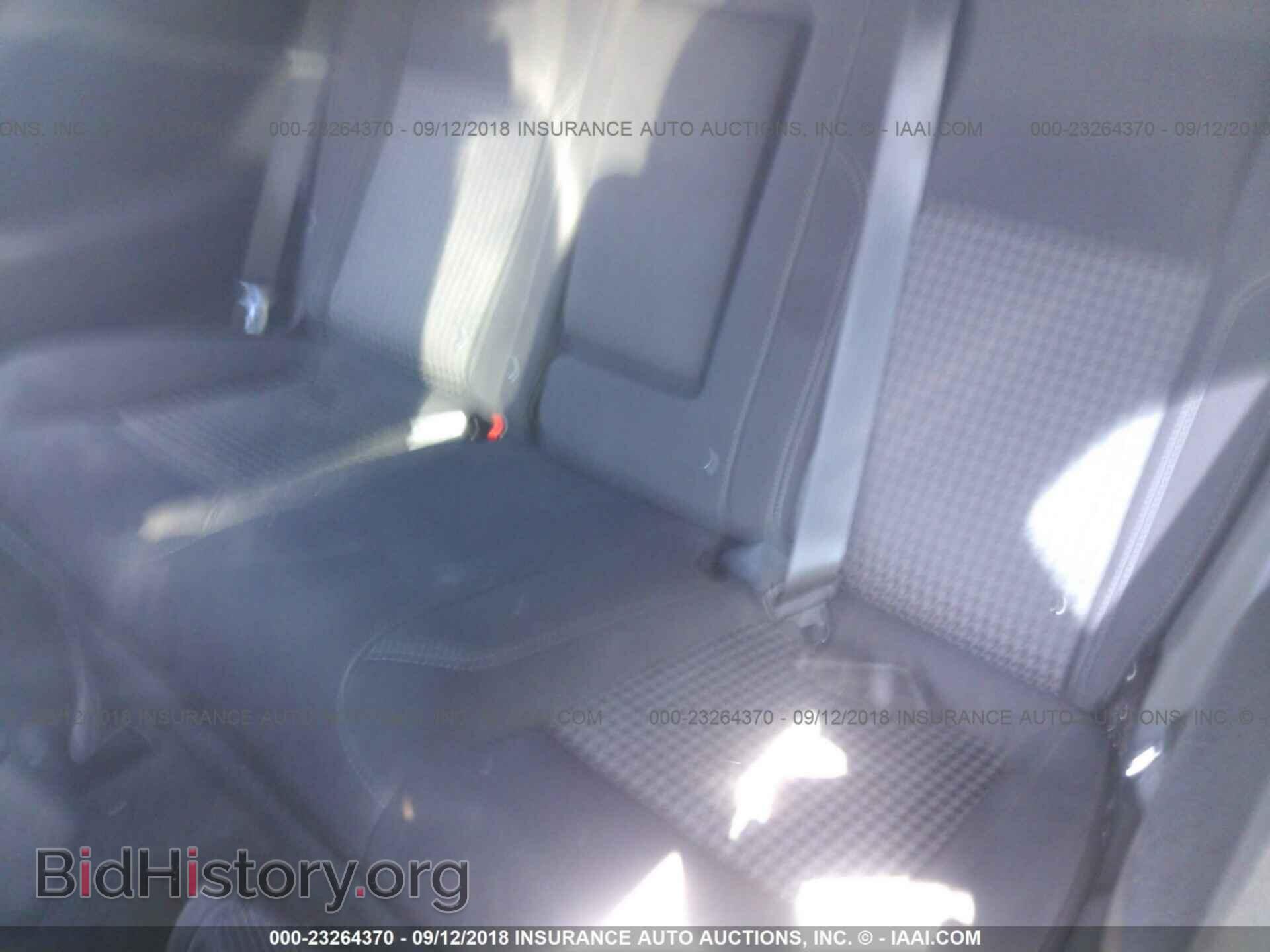 2018 Dodge Challenger - VIN: 2C3CDZAG9JH200037 - Photo 8