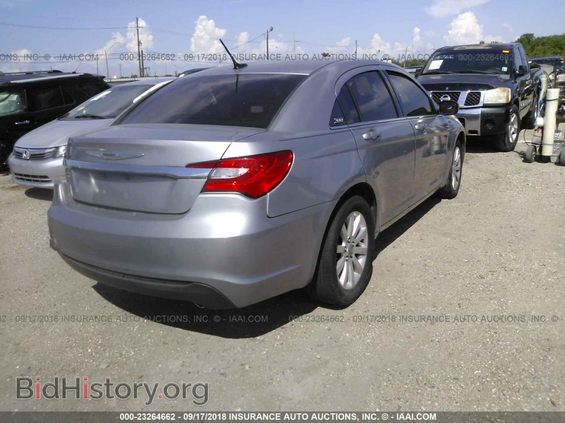 2013 Chrysler 200 - VIN: 1C3CCBBG1DN556177 - Photo 4