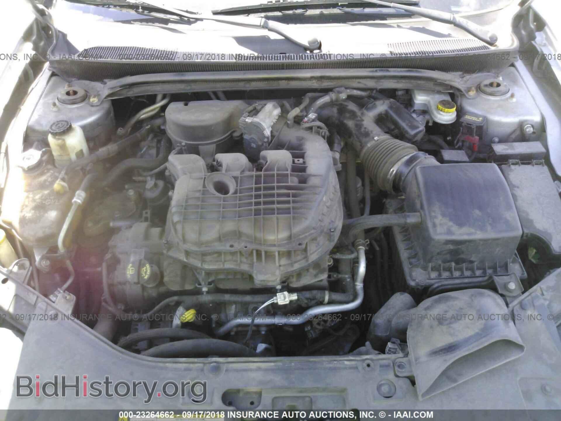 2013 Chrysler 200 - VIN: 1C3CCBBG1DN556177 - Photo 10