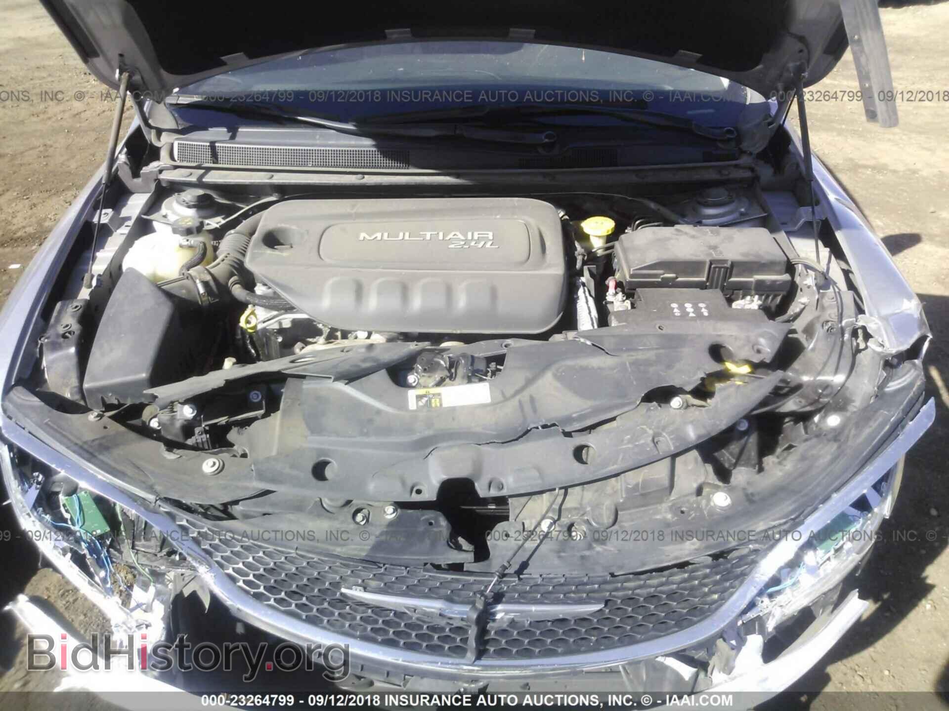 2015 Chrysler 200 - VIN: 1C3CCCAB6FN627162 - Фото 10
