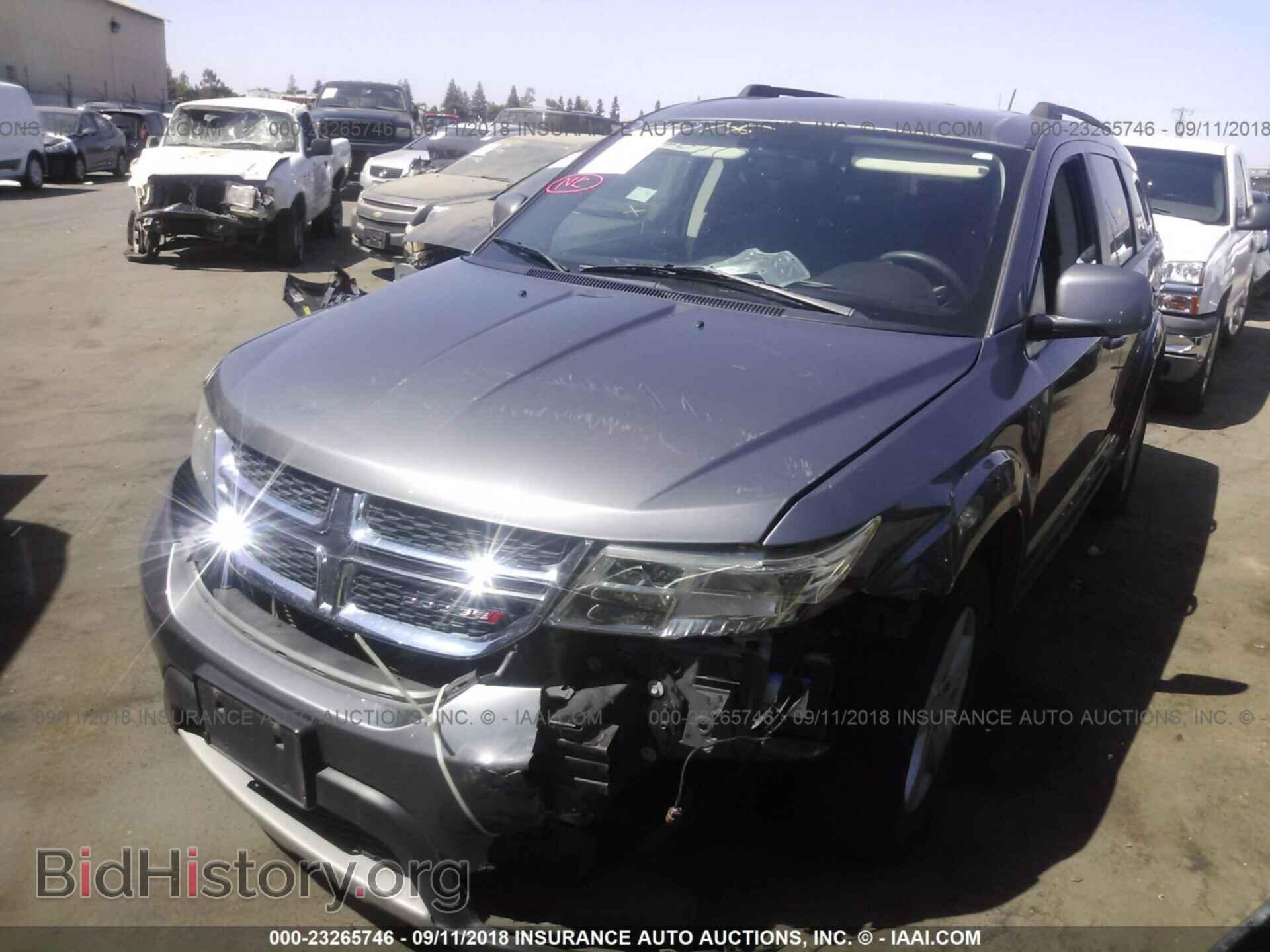2012 Dodge Journey - VIN: 3C4PDCBG2CT371375 - Фото 2