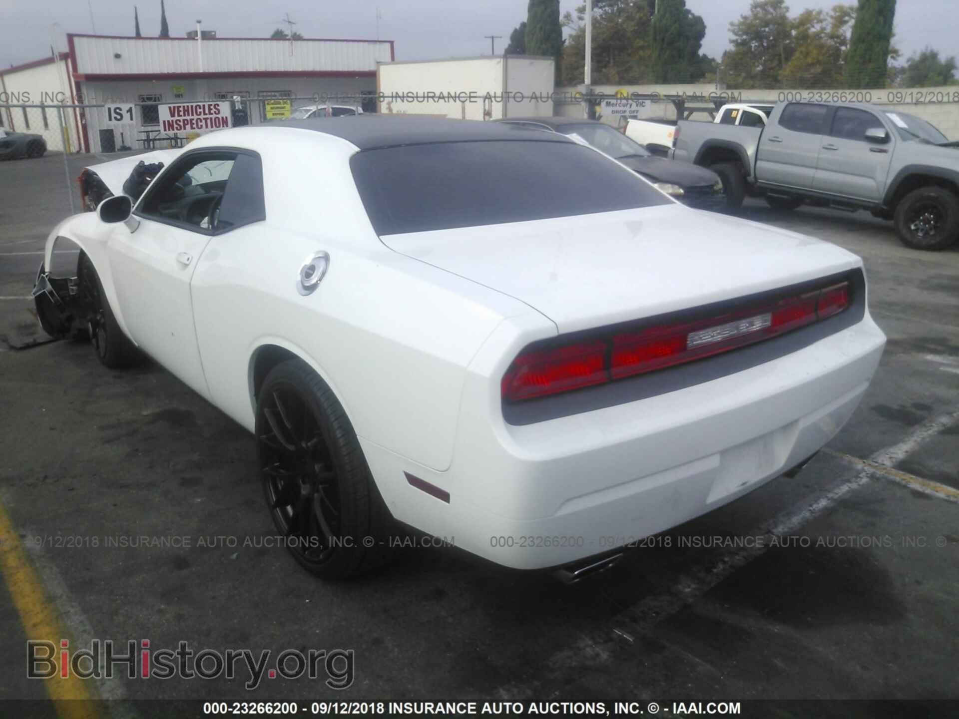 2014 Dodge Challenger - VIN: 2C3CDYAG2EH214491 - Фото 3
