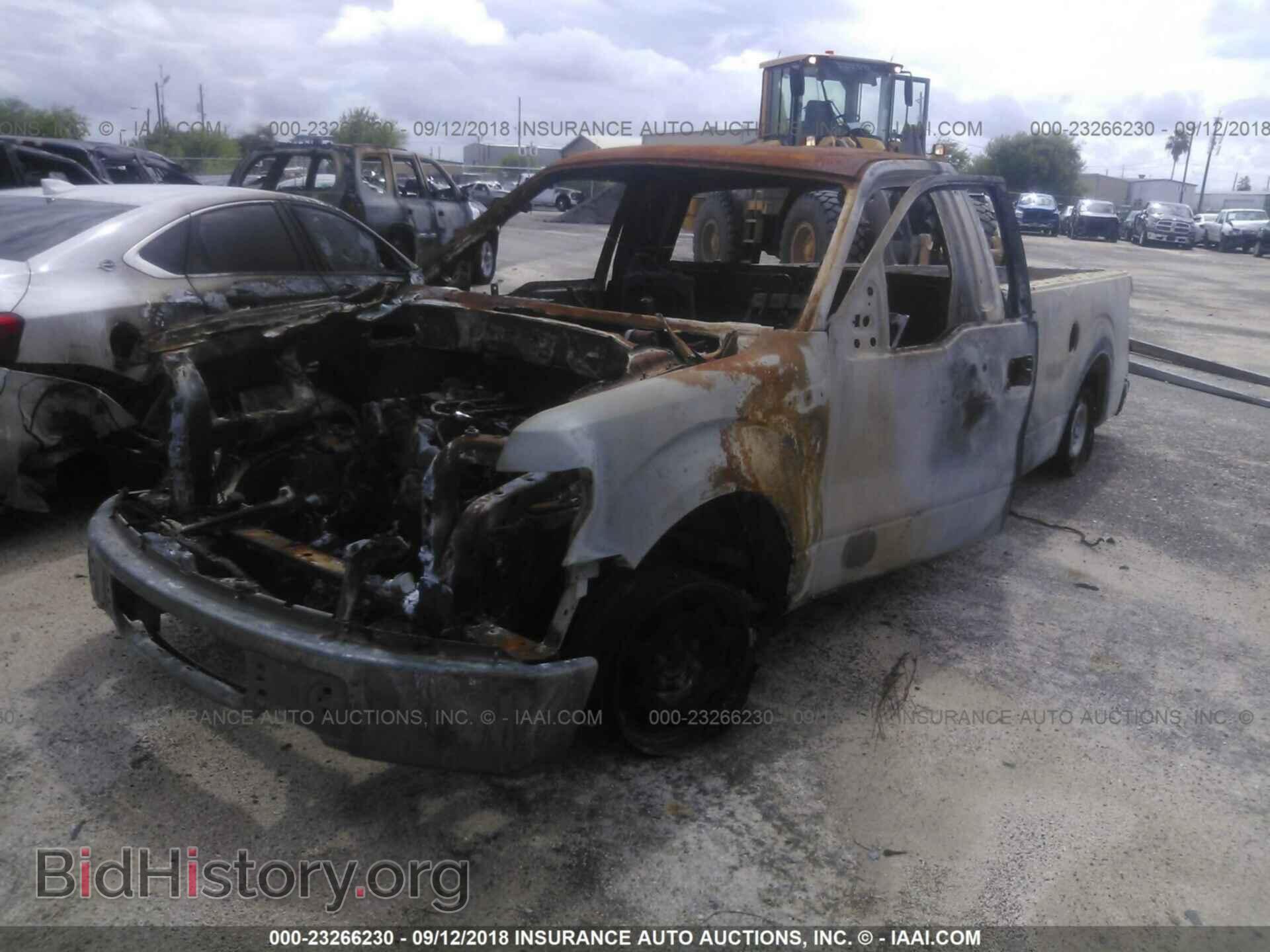 2014 Ford F150 - VIN: 1FTMF1CM8EKD14480 - Фото 2