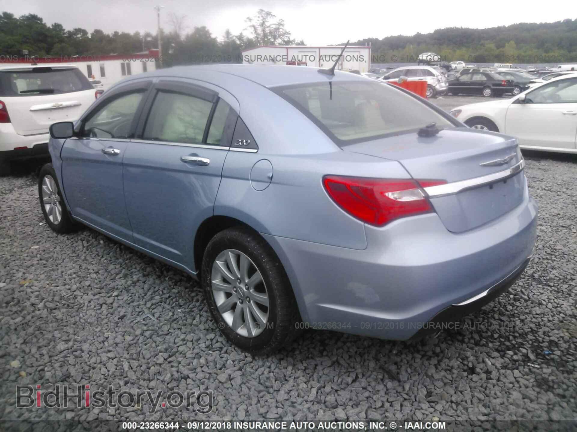 2014 Chrysler 200 - VIN: 1C3CCBCG3EN192733 - Photo 3