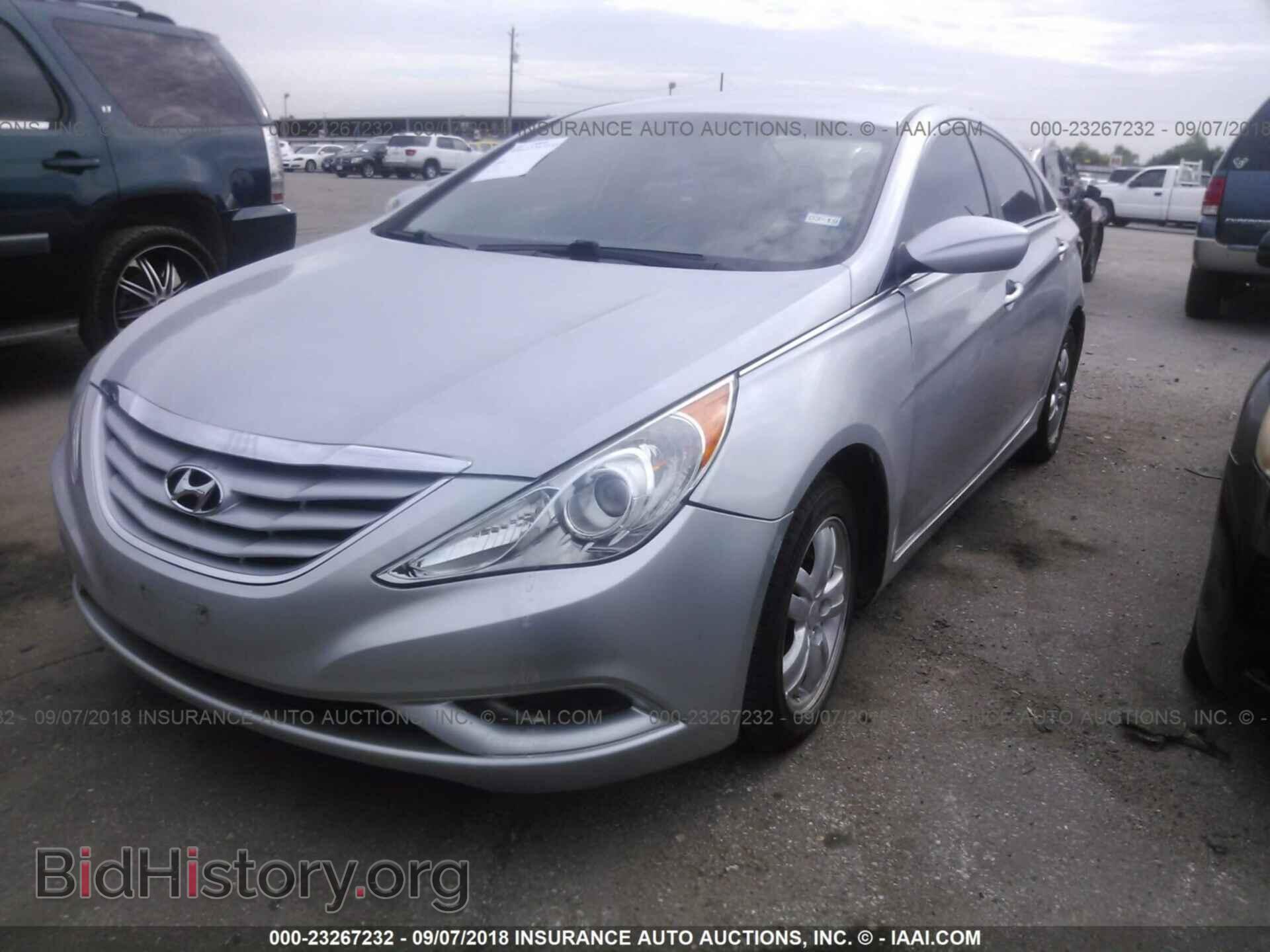 2012 Hyundai Sonata - VIN: 5NPEB4AC2CH490836 - Photo 2