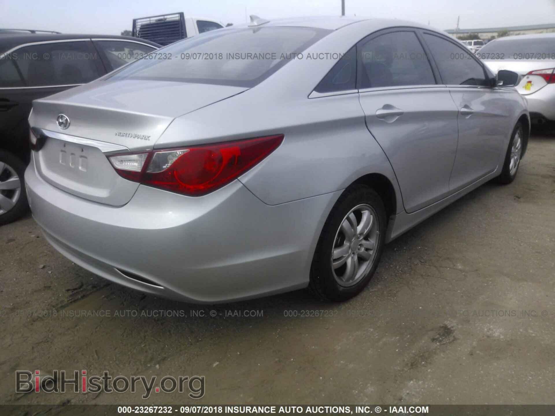2012 Hyundai Sonata - VIN: 5NPEB4AC2CH490836 - Photo 4