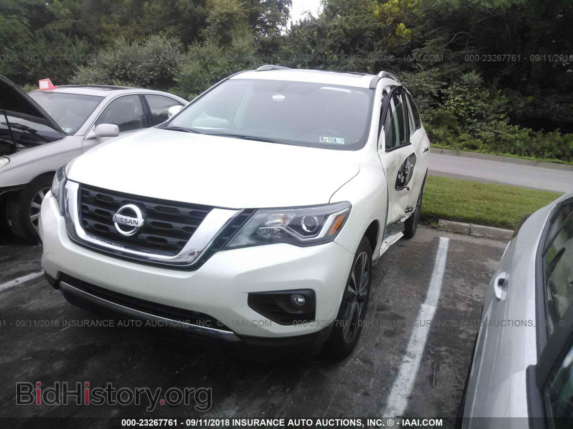 2017 Nissan Pathfinder - VIN: 5N1DR2MMXHC652324 - Фото 2
