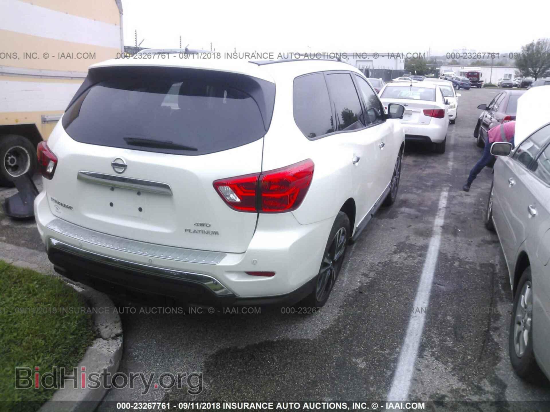 2017 Nissan Pathfinder - VIN: 5N1DR2MMXHC652324 - Фото 4