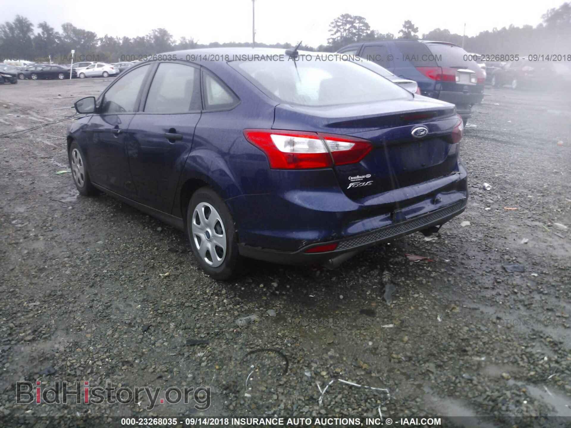 2012 Ford Focus - VIN: 1FAHP3E28CL125718 - Photo 3