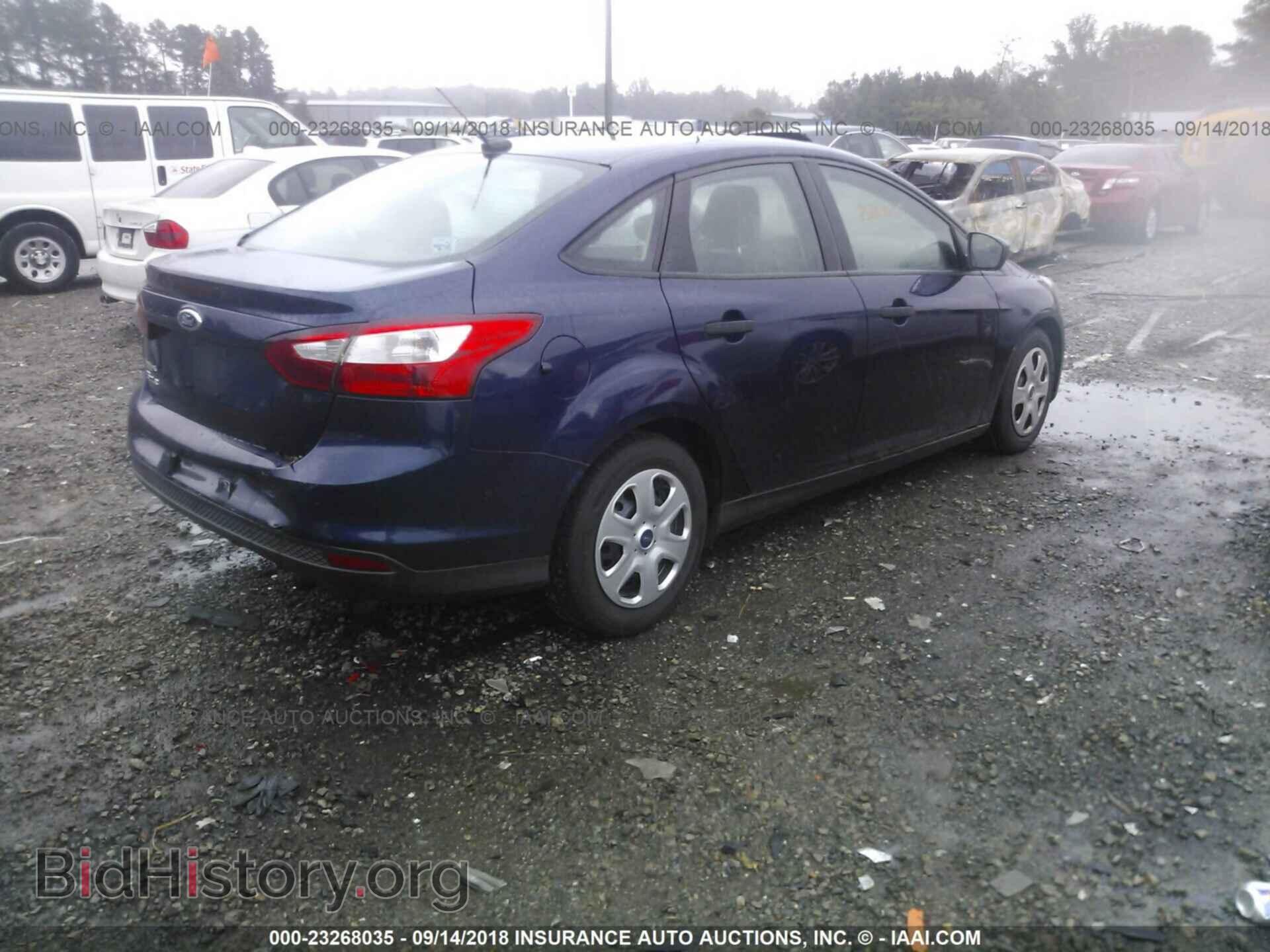2012 Ford Focus - VIN: 1FAHP3E28CL125718 - Photo 4