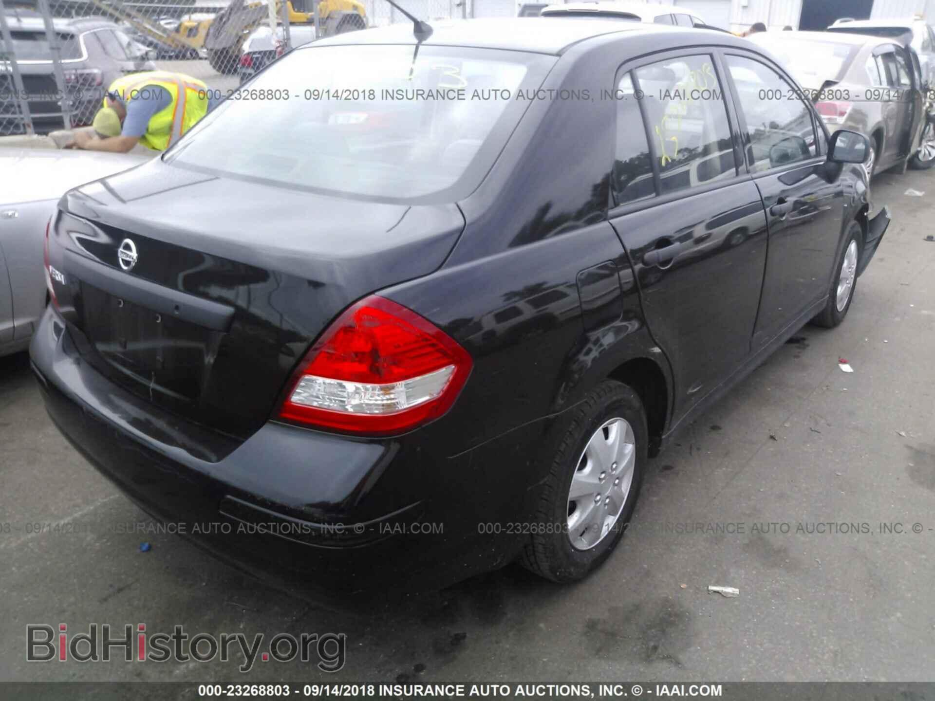 2011 Nissan Versa - VIN: 3N1CC1AP8BL374399 - Photo 4