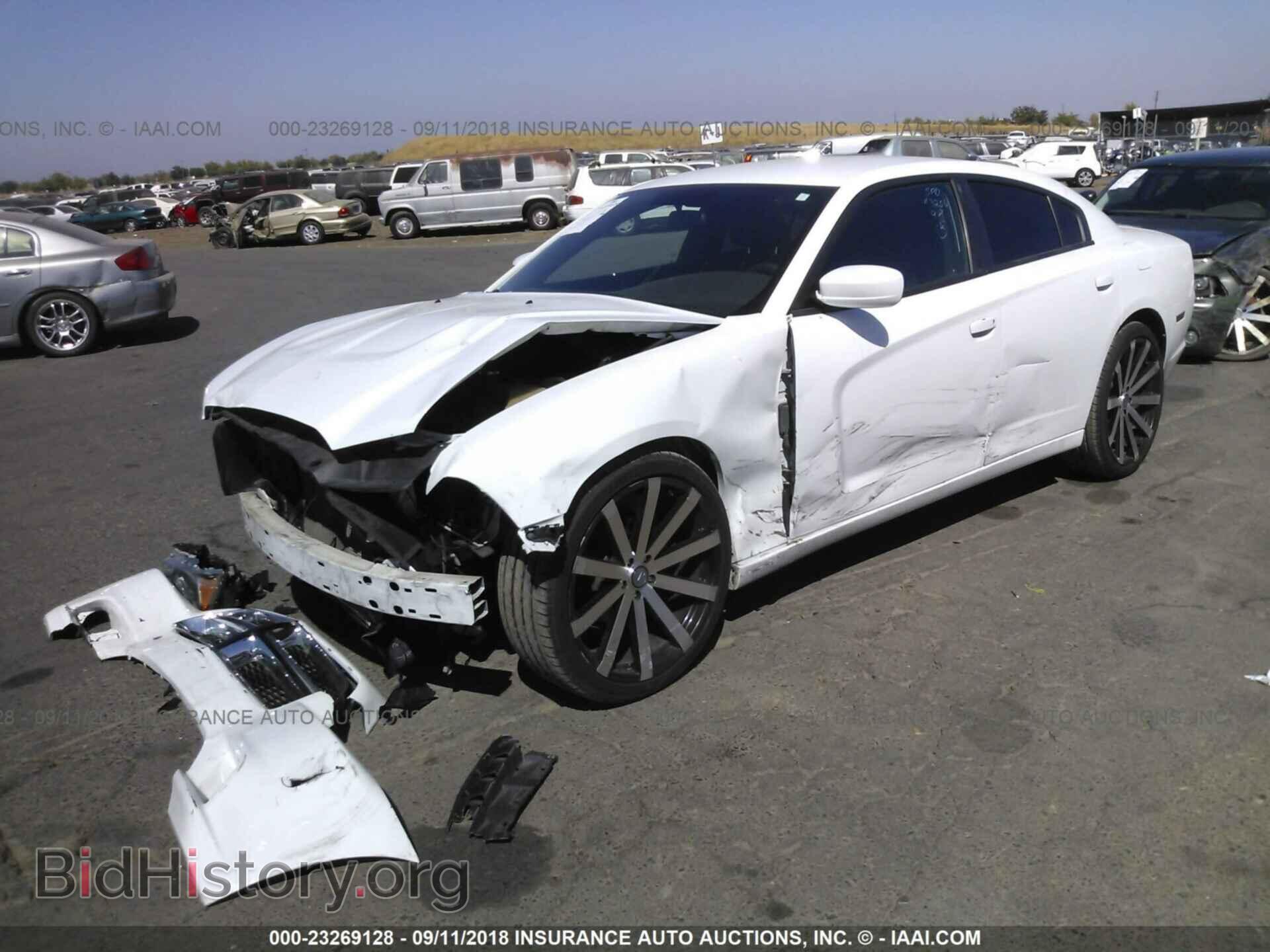 2012 Dodge Charger - VIN: 2C3CDXBGXCH211442 - Фото 2