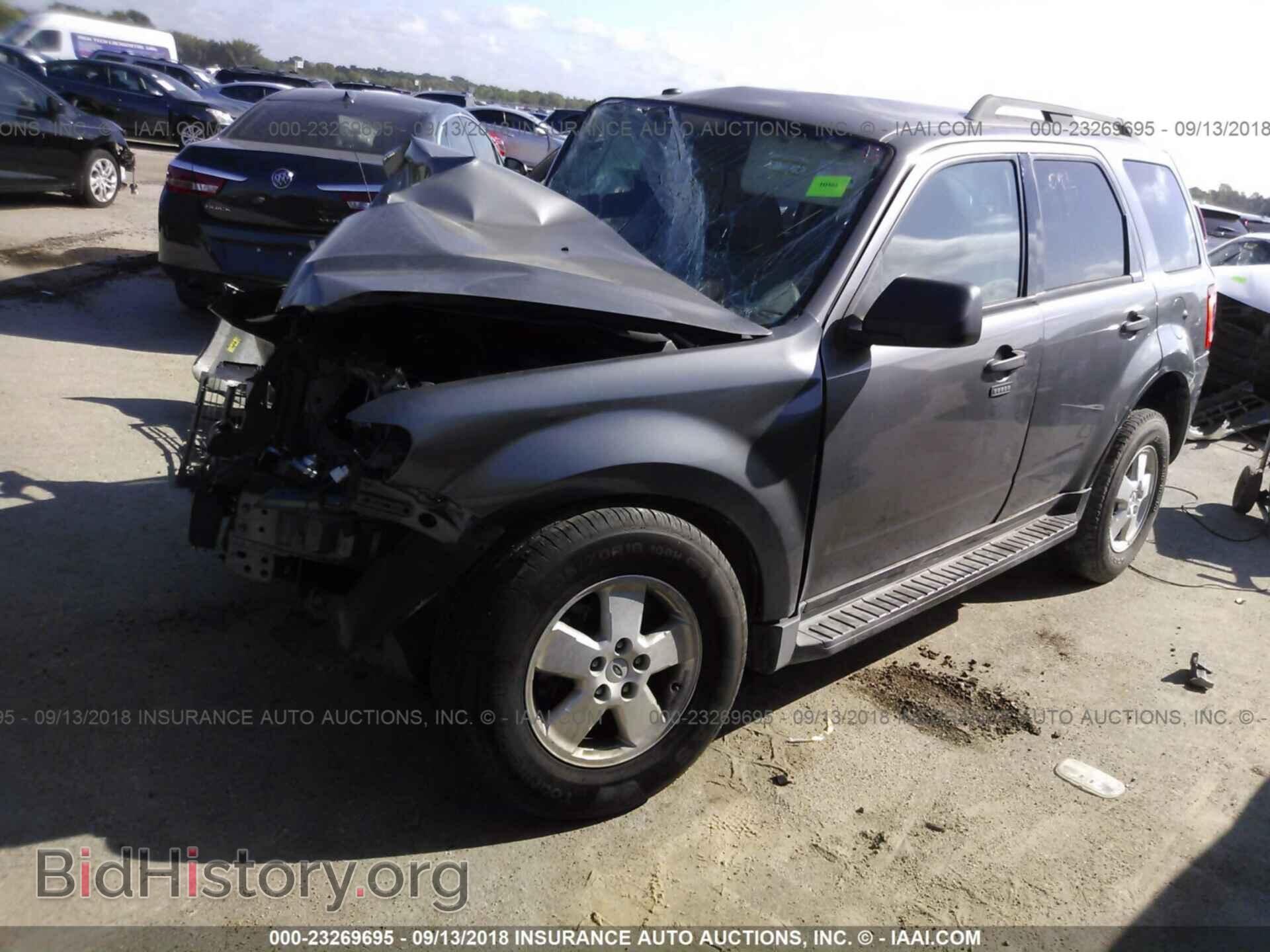 2012 Ford Escape - VIN: 1FMCU9D75CKB33936 - Photo 2
