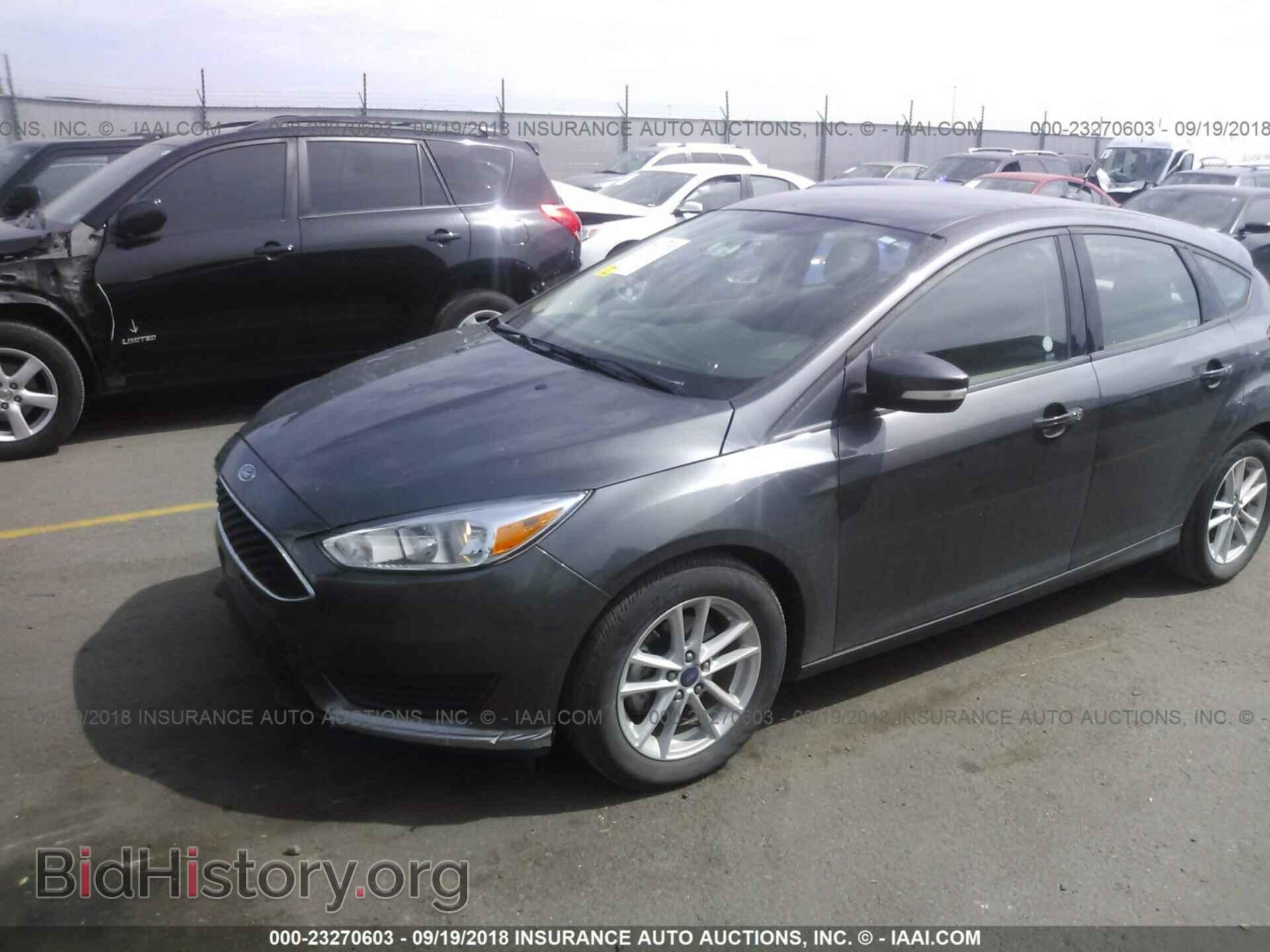 2017 Ford Focus - VIN: 1FADP3K22HL249400 - Фото 2