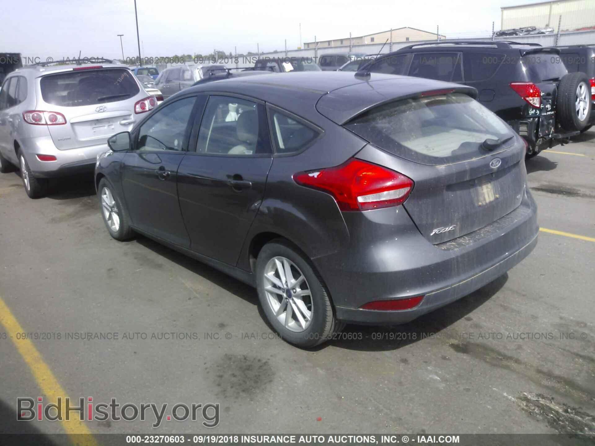 2017 Ford Focus - VIN: 1FADP3K22HL249400 - Фото 3