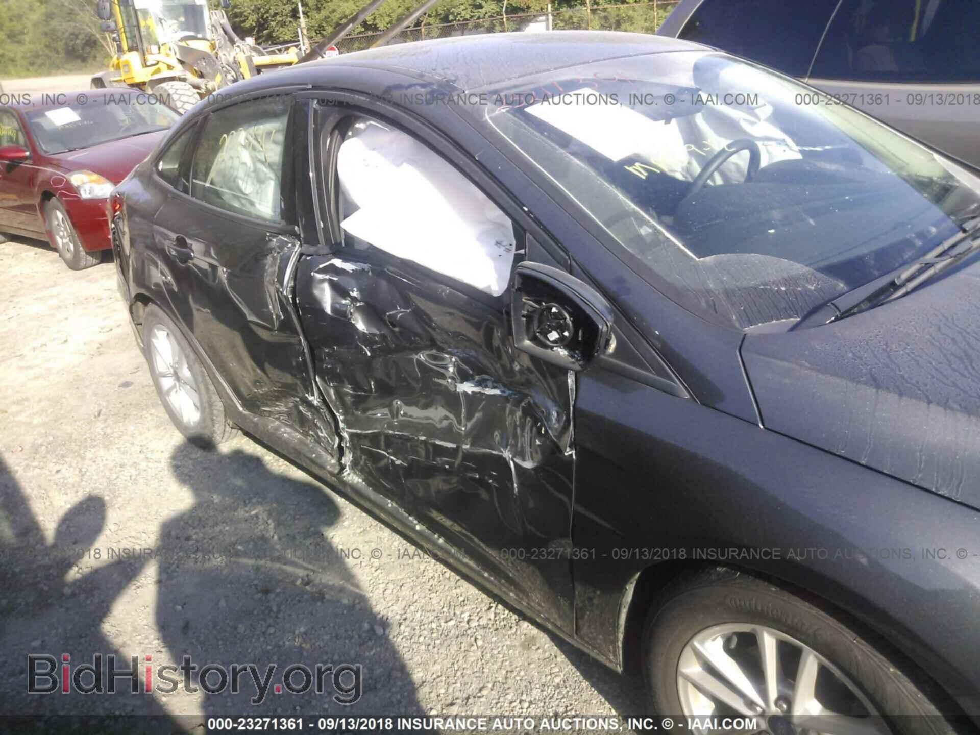 2016 Ford Focus - VIN: 1FADP3F26GL220538 - Photo 6