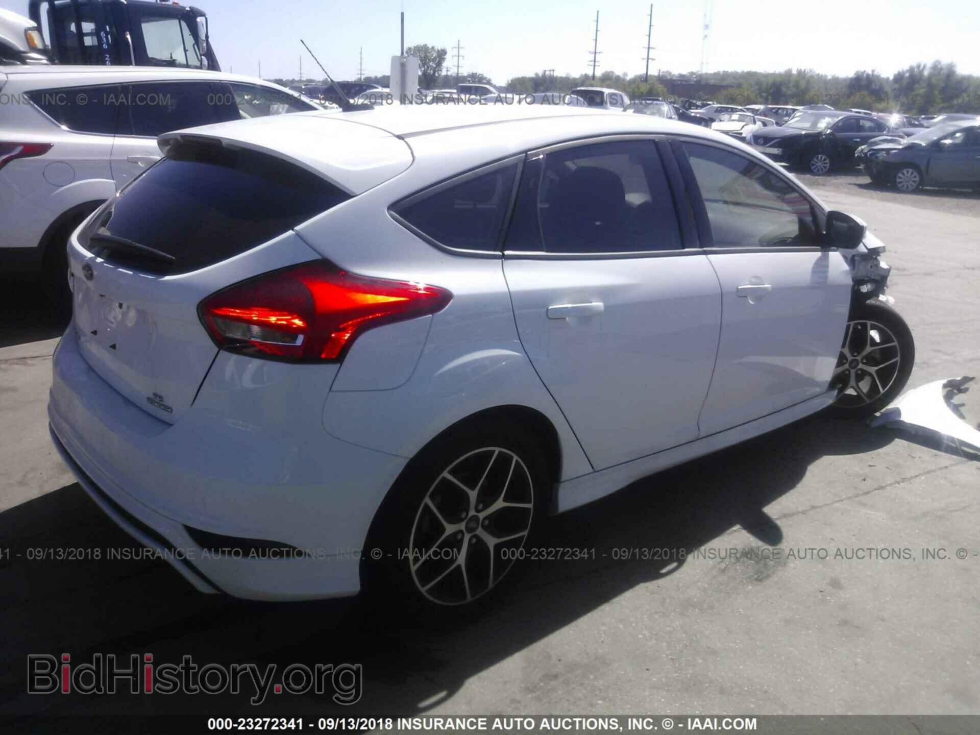 2016 Ford Focus - VIN: 1FADP3K29GL405060 - Фото 4