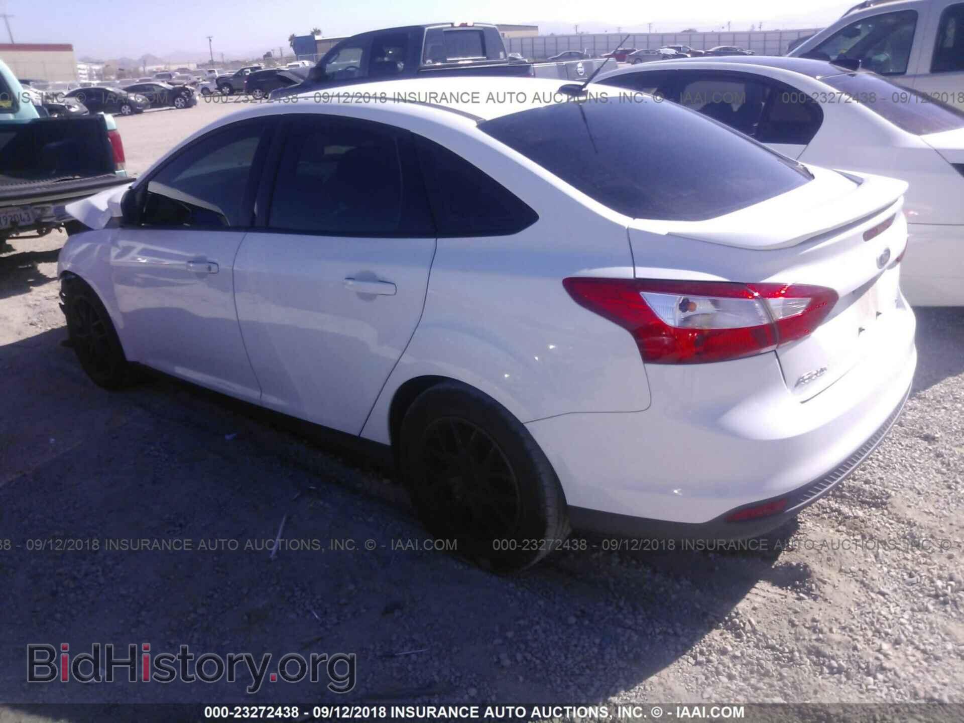 2012 Ford Focus - VIN: 1FAHP3F21CL452234 - Photo 3