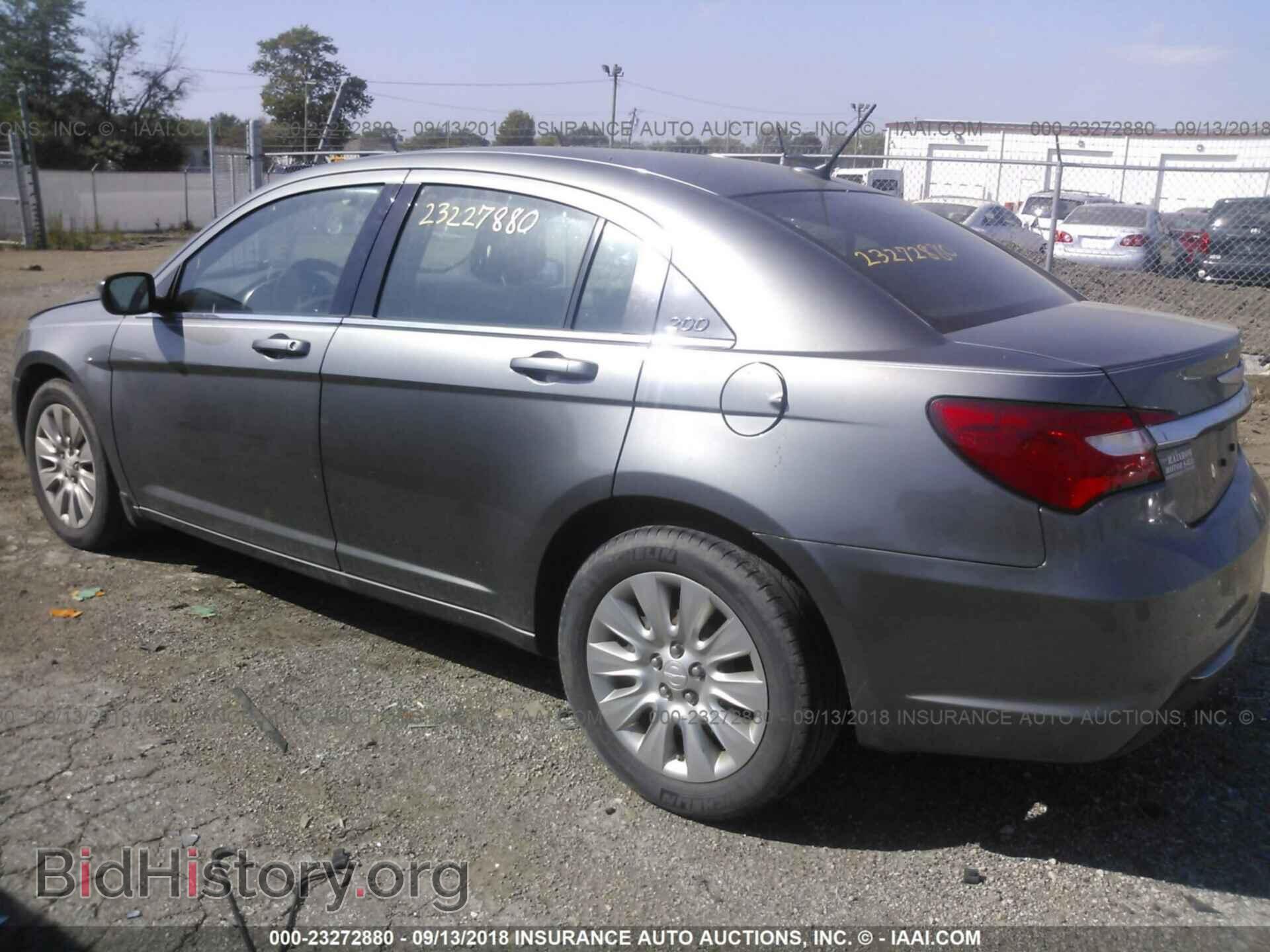 2013 Chrysler 200 - VIN: 1C3CCBAB7DN648352 - Photo 3