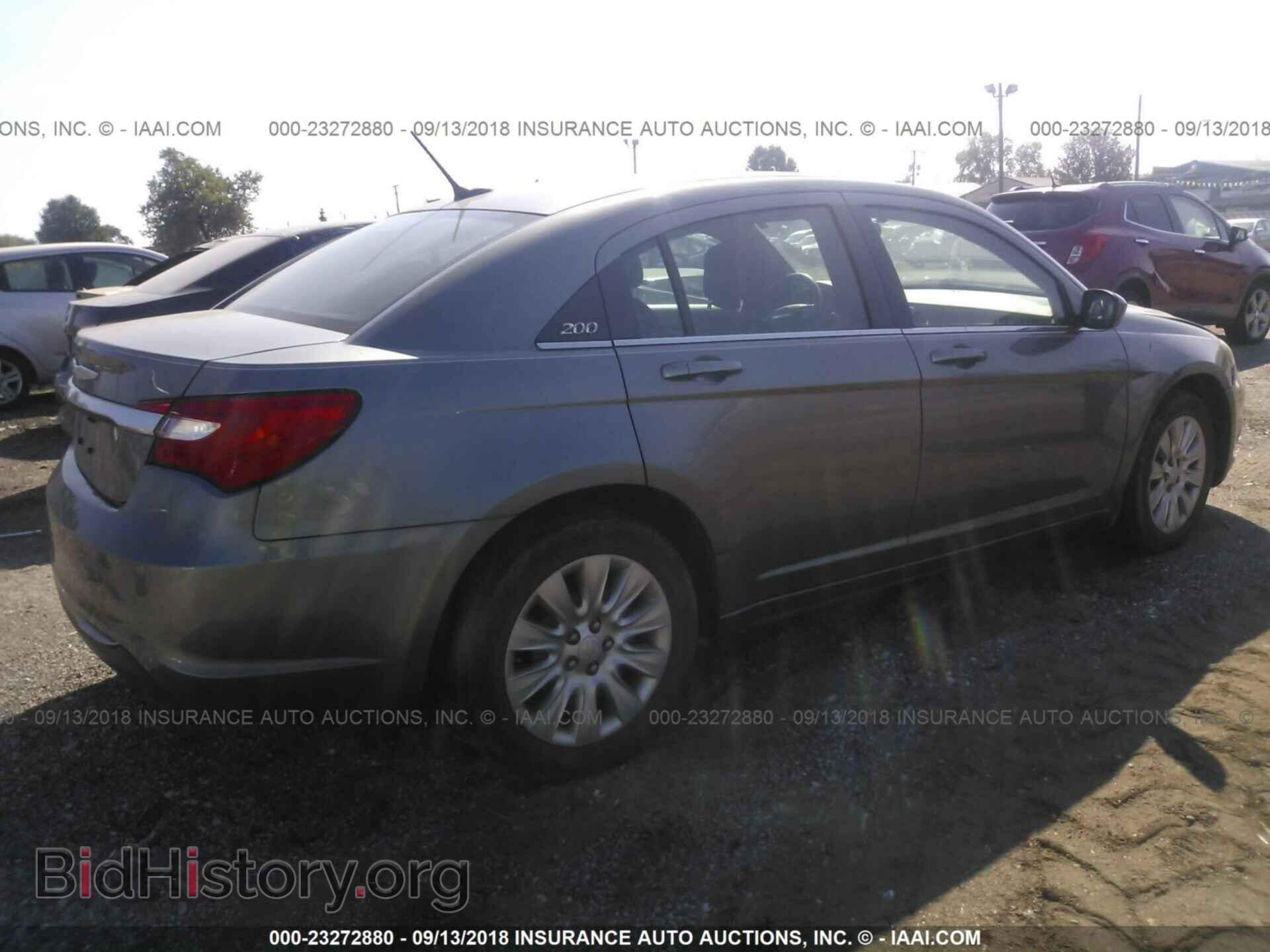 2013 Chrysler 200 - VIN: 1C3CCBAB7DN648352 - Photo 4