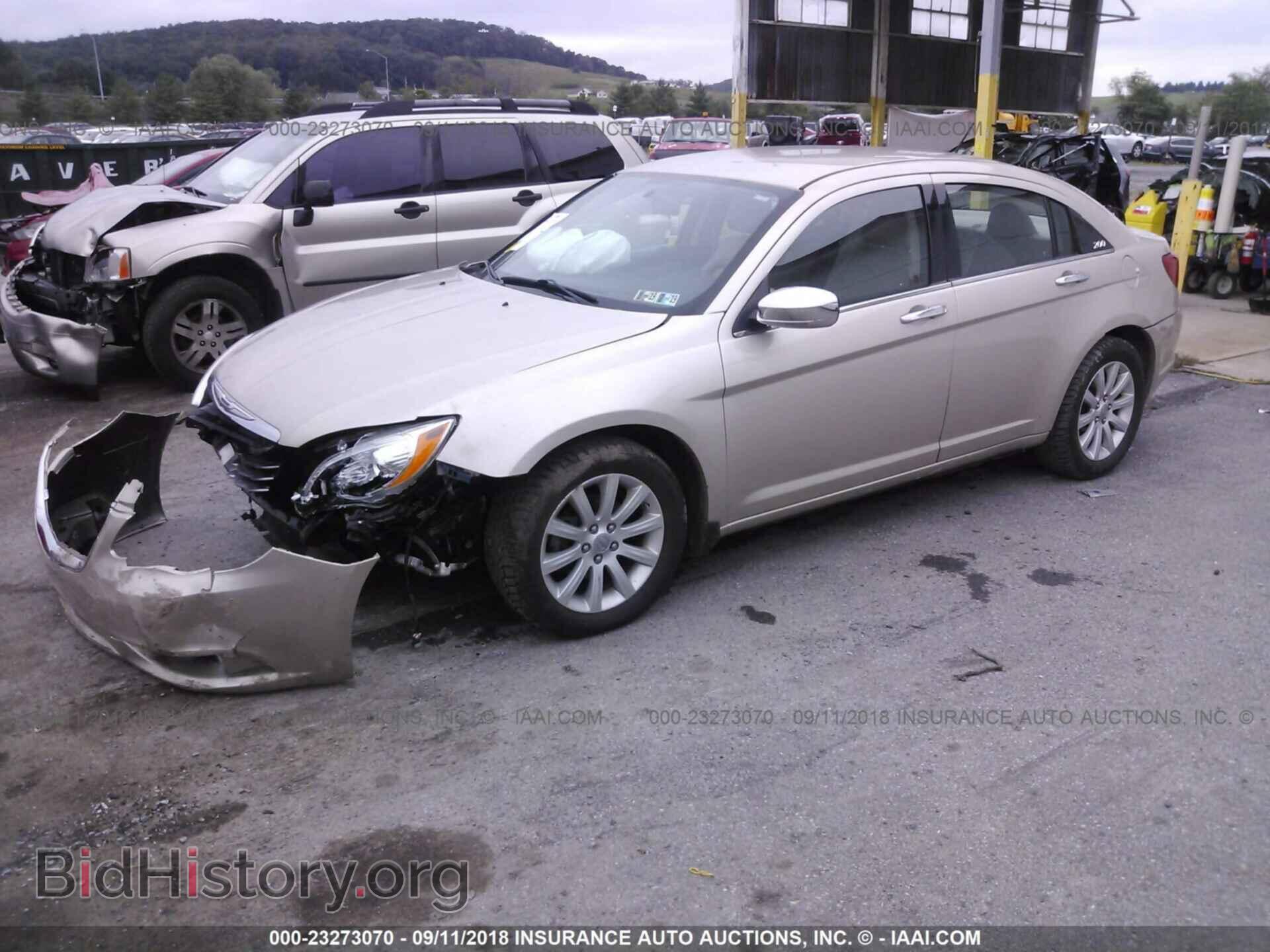 2014 Chrysler 200 - VIN: 1C3CCBCG4EN128409 - Photo 2