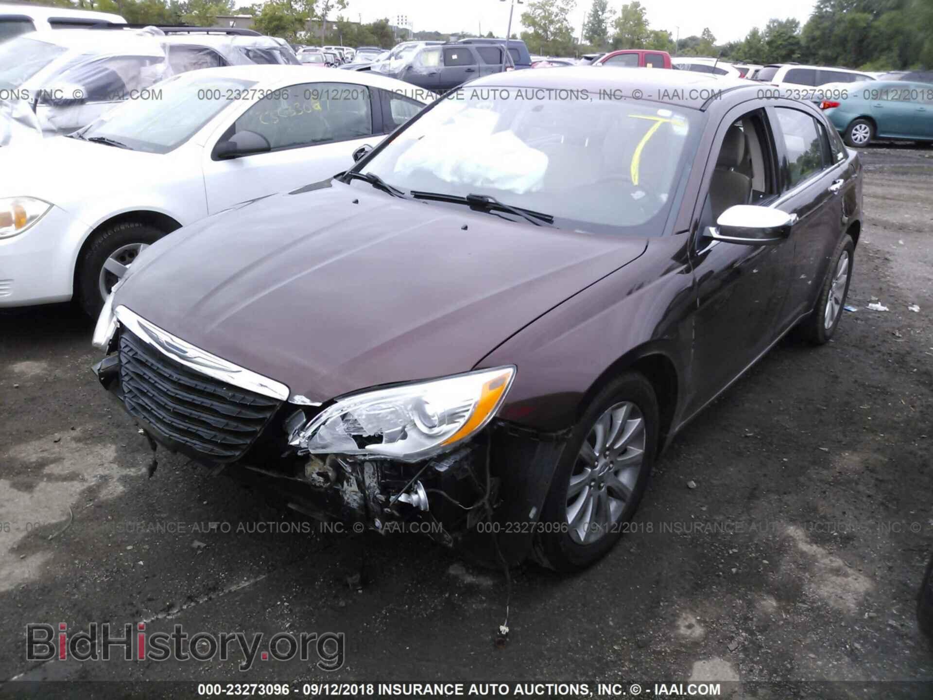 2013 Chrysler 200 - VIN: 1C3CCBCG3DN522059 - Фото 2