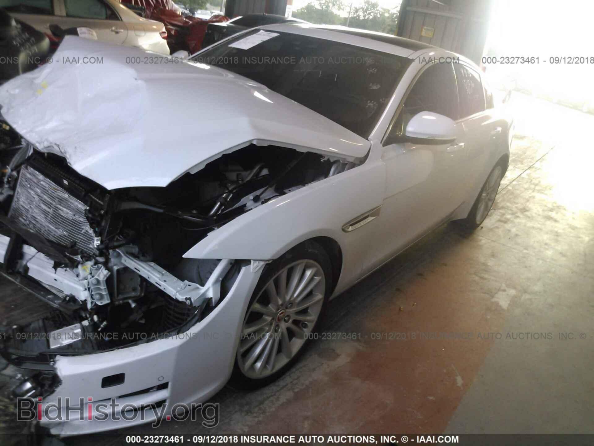 2017 Jaguar Xe - VIN: SAJAH4BV9HA949387 - Фото 2