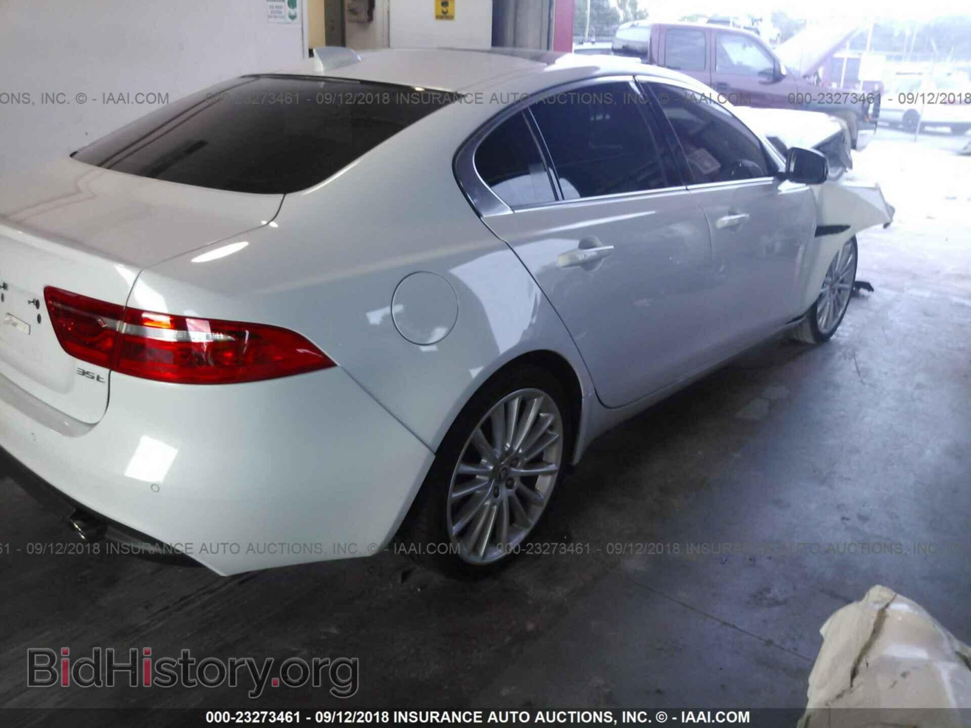 2017 Jaguar Xe - VIN: SAJAH4BV9HA949387 - Фото 4
