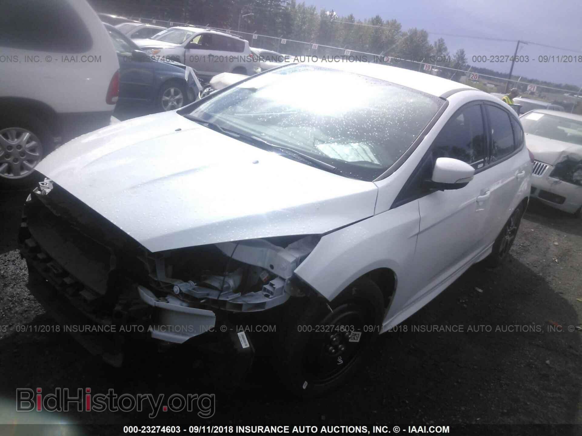 2016 Ford Focus - VIN: 1FADP3K22GL225872 - Фото 2