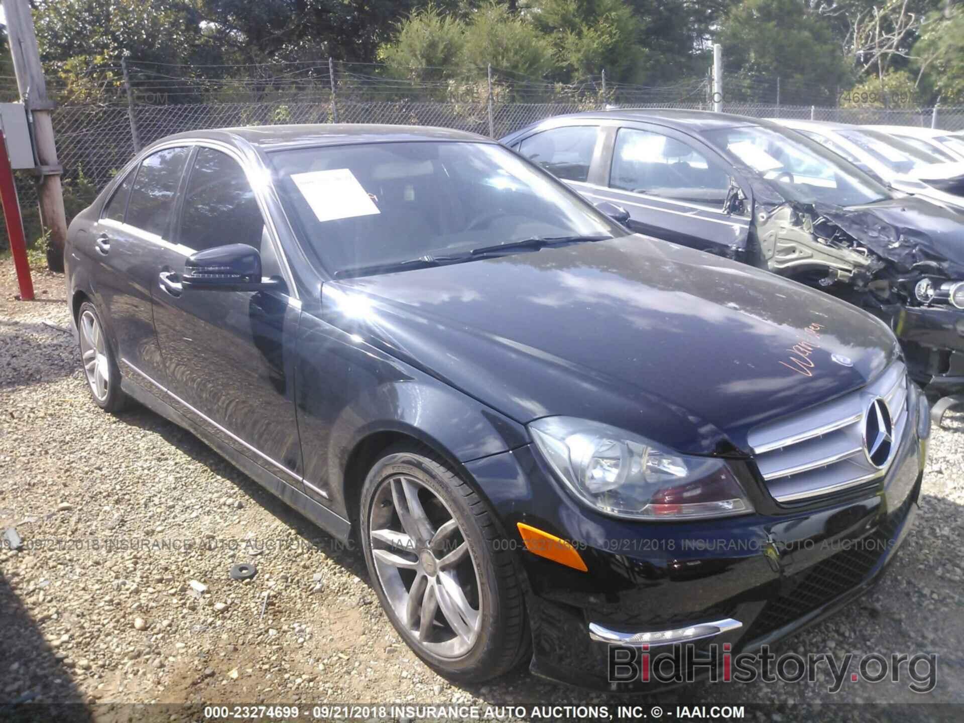 Photo WDDGF4HB7DR268674 - MERCEDES-BENZ C 2013