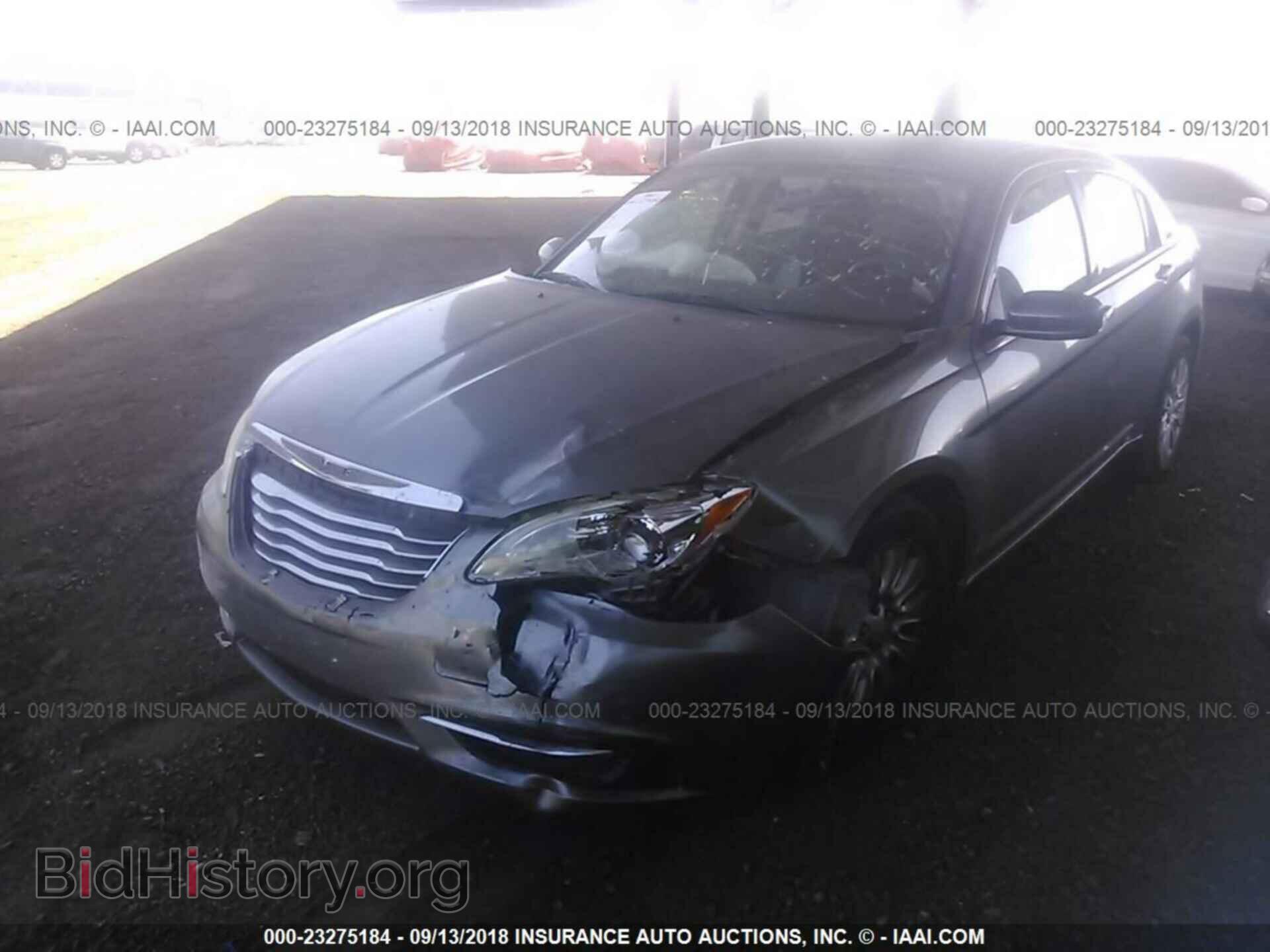 2012 Chrysler 200 - VIN: 1C3CCBAB7CN204418 - Фото 2
