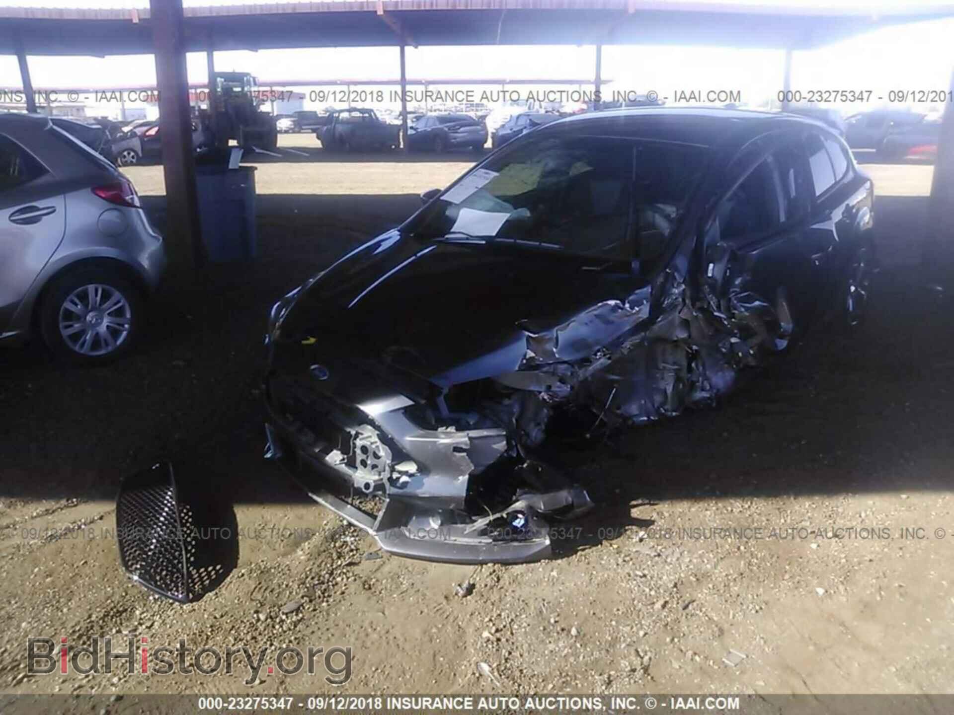 2017 Ford Focus - VIN: 1FADP3L95HL260628 - Photo 2