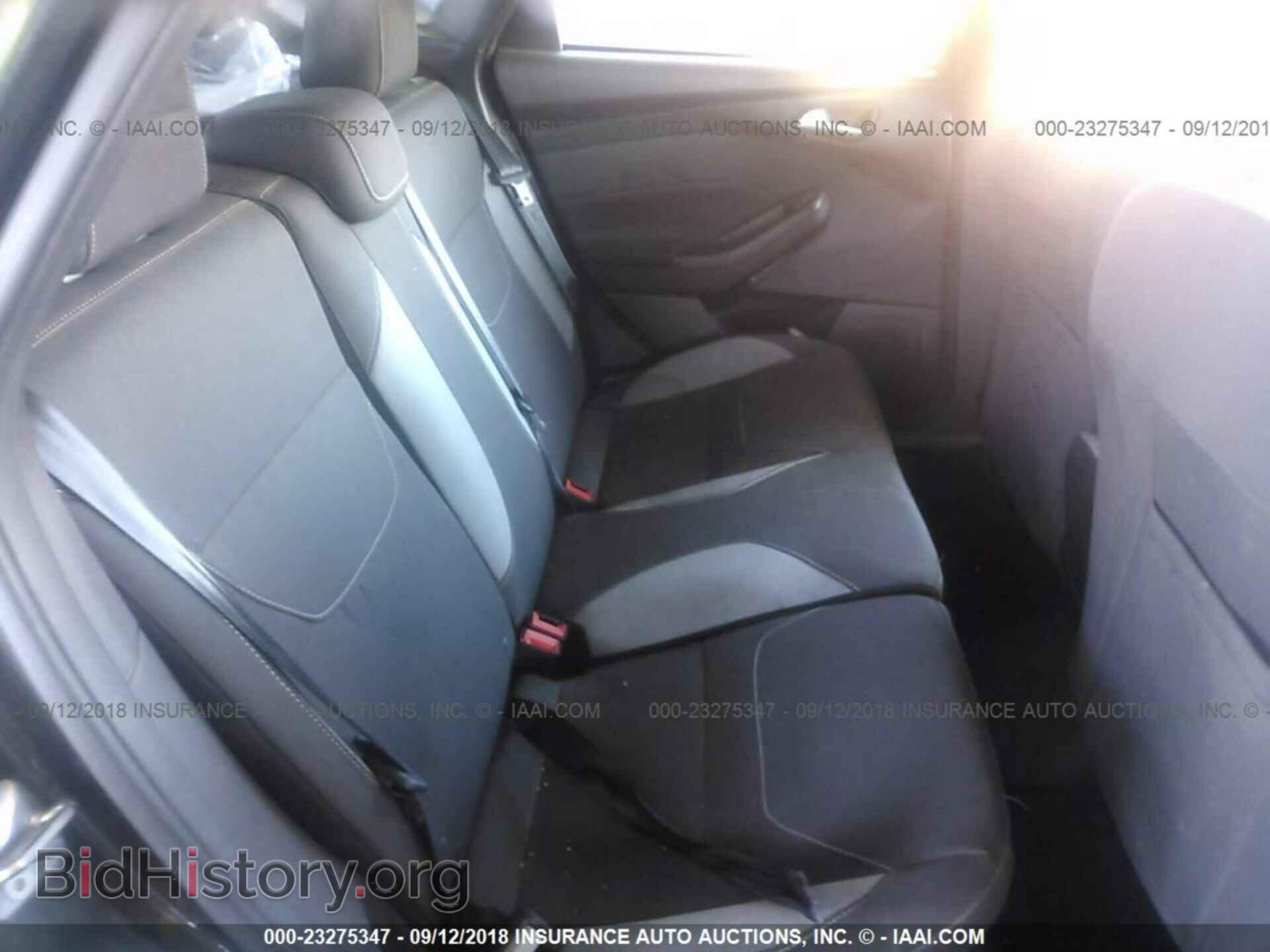 2017 Ford Focus - VIN: 1FADP3L95HL260628 - Photo 8