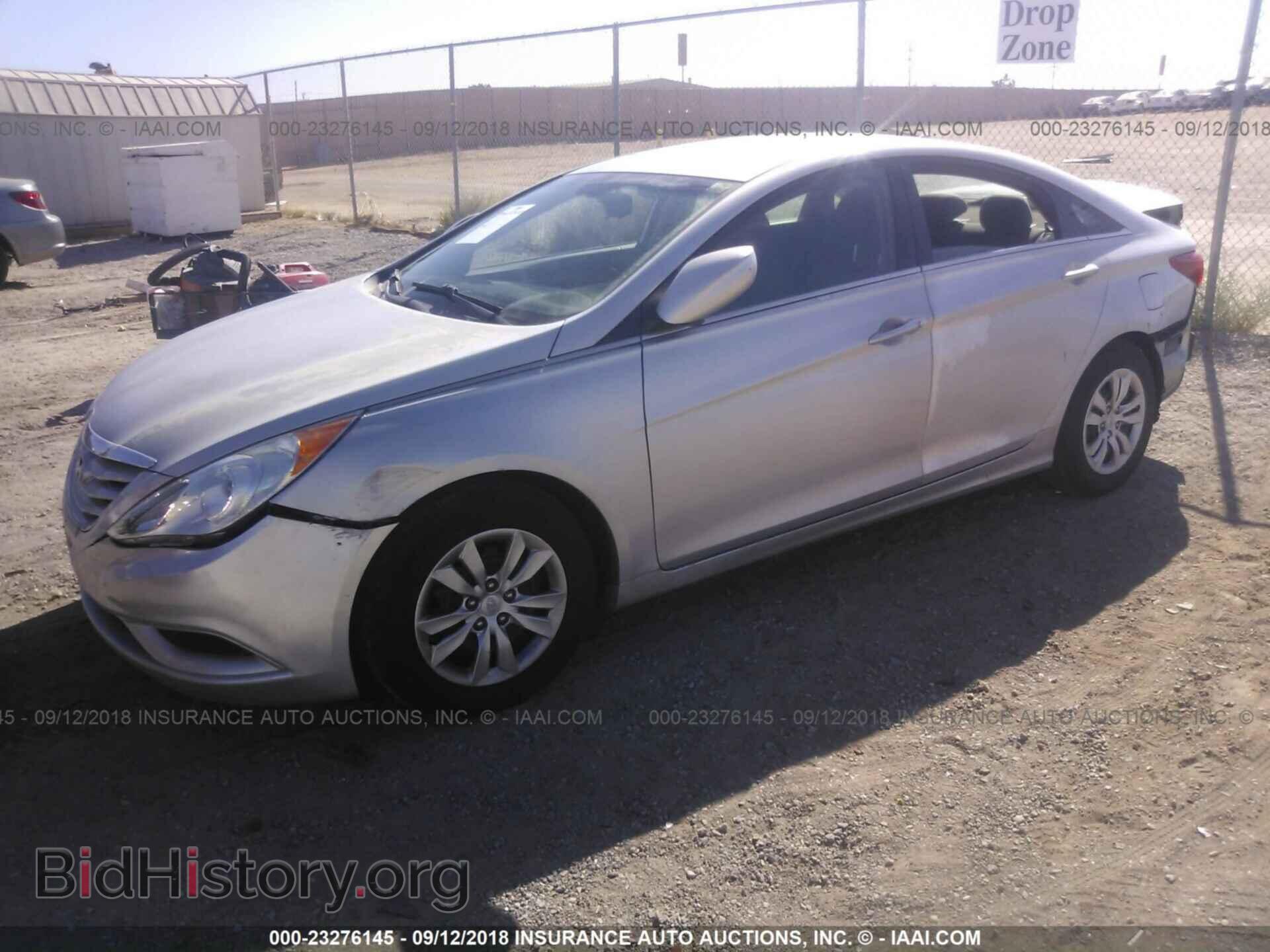 2012 Hyundai Sonata - VIN: 5NPEB4AC4CH458177 - Фото 2
