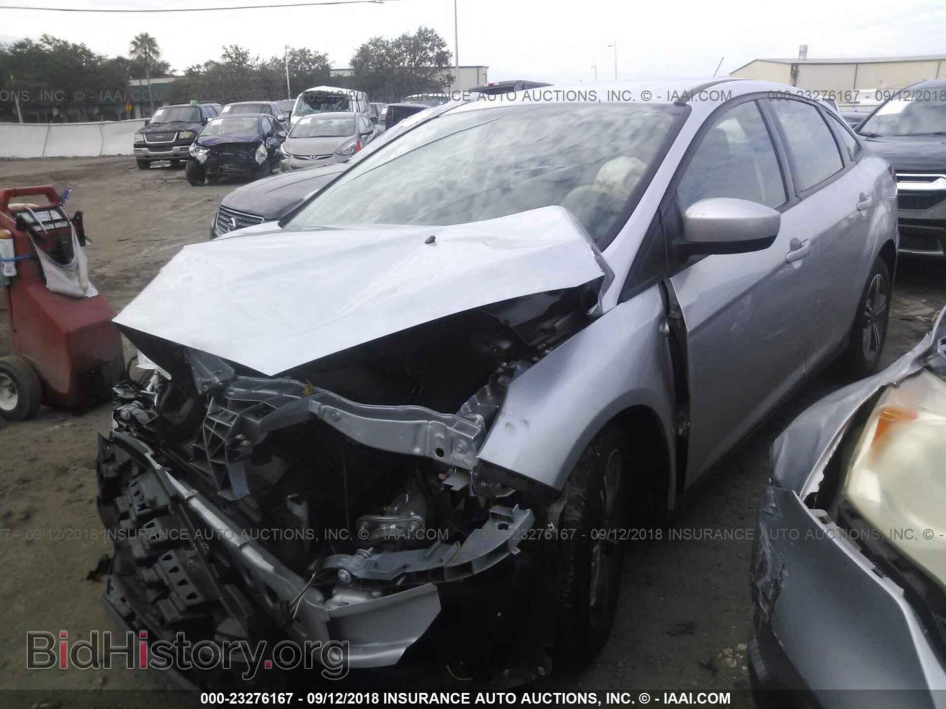 2018 Ford Focus - VIN: 1FADP3F27JL209166 - Фото 2
