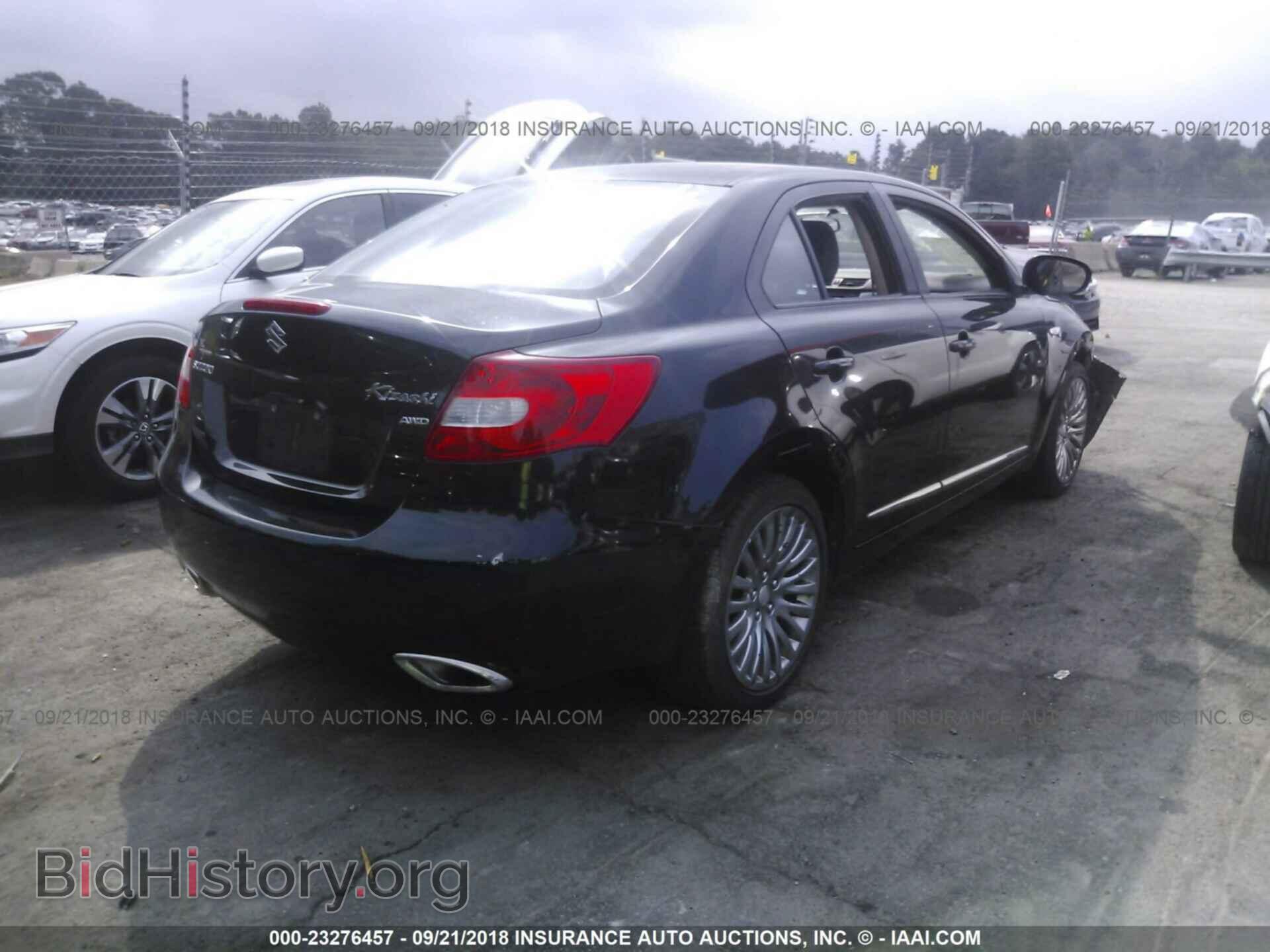 2011 Suzuki Kizashi - VIN: JS2RF9A35B6110941 - Photo 4