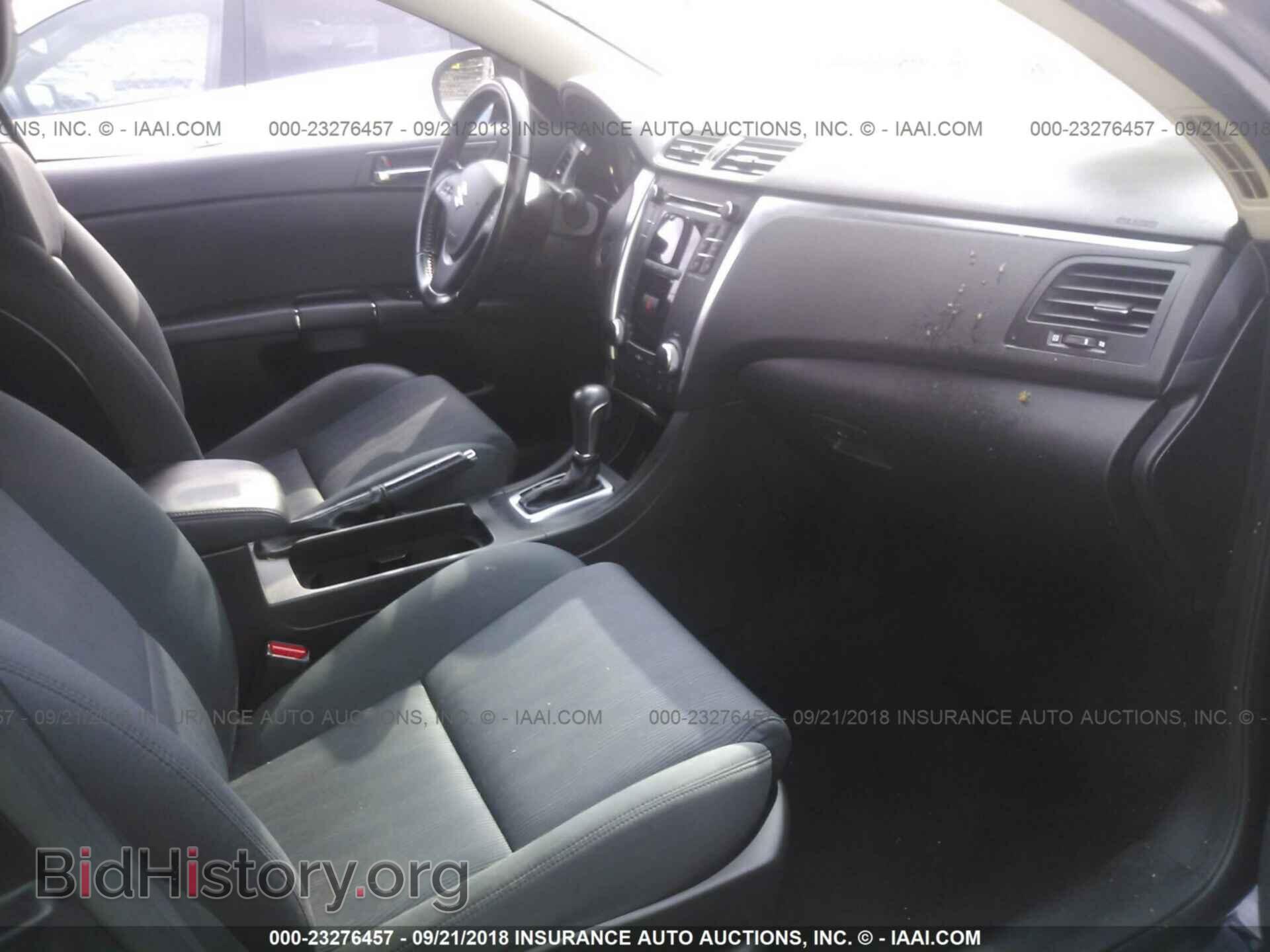 2011 Suzuki Kizashi - VIN: JS2RF9A35B6110941 - Photo 5