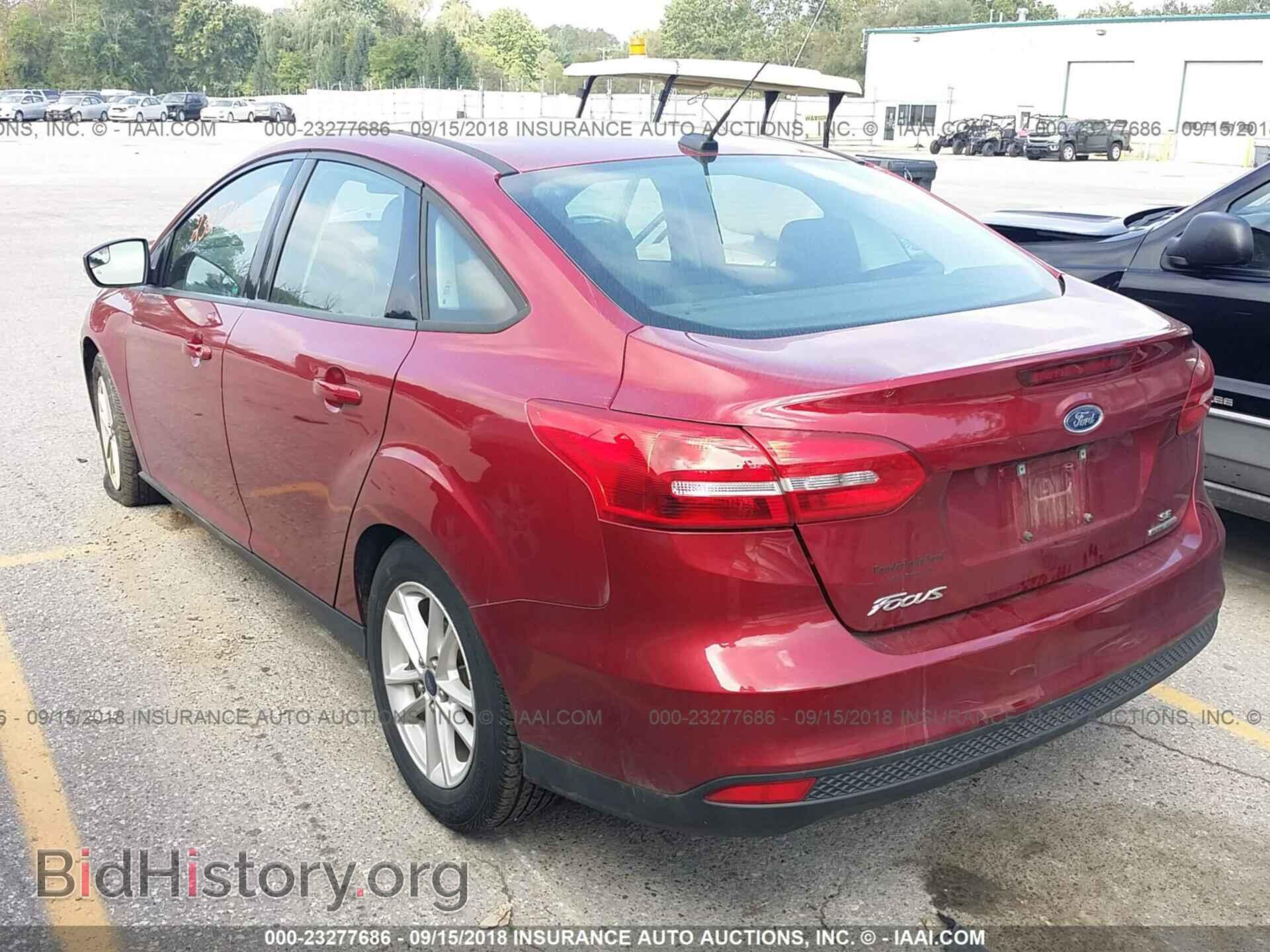 2015 Ford Focus - VIN: 1FADP3F23FL367897 - Photo 3