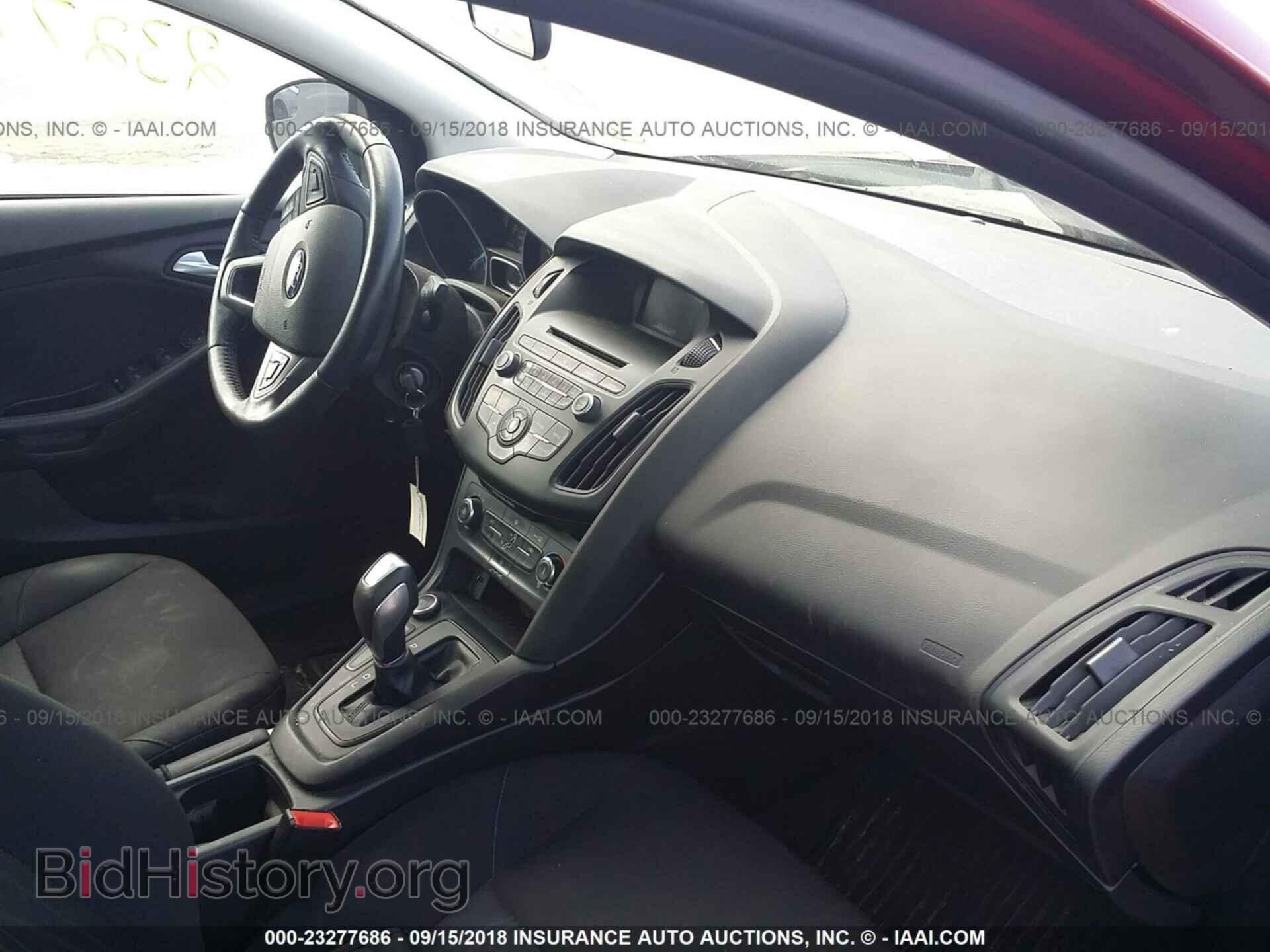 2015 Ford Focus - VIN: 1FADP3F23FL367897 - Photo 5