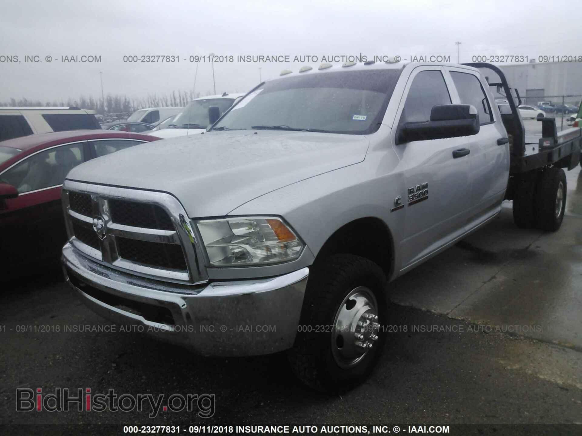 2015 Ram 3500 - VIN: 3C63RRGL0FG561625 - Фото 2