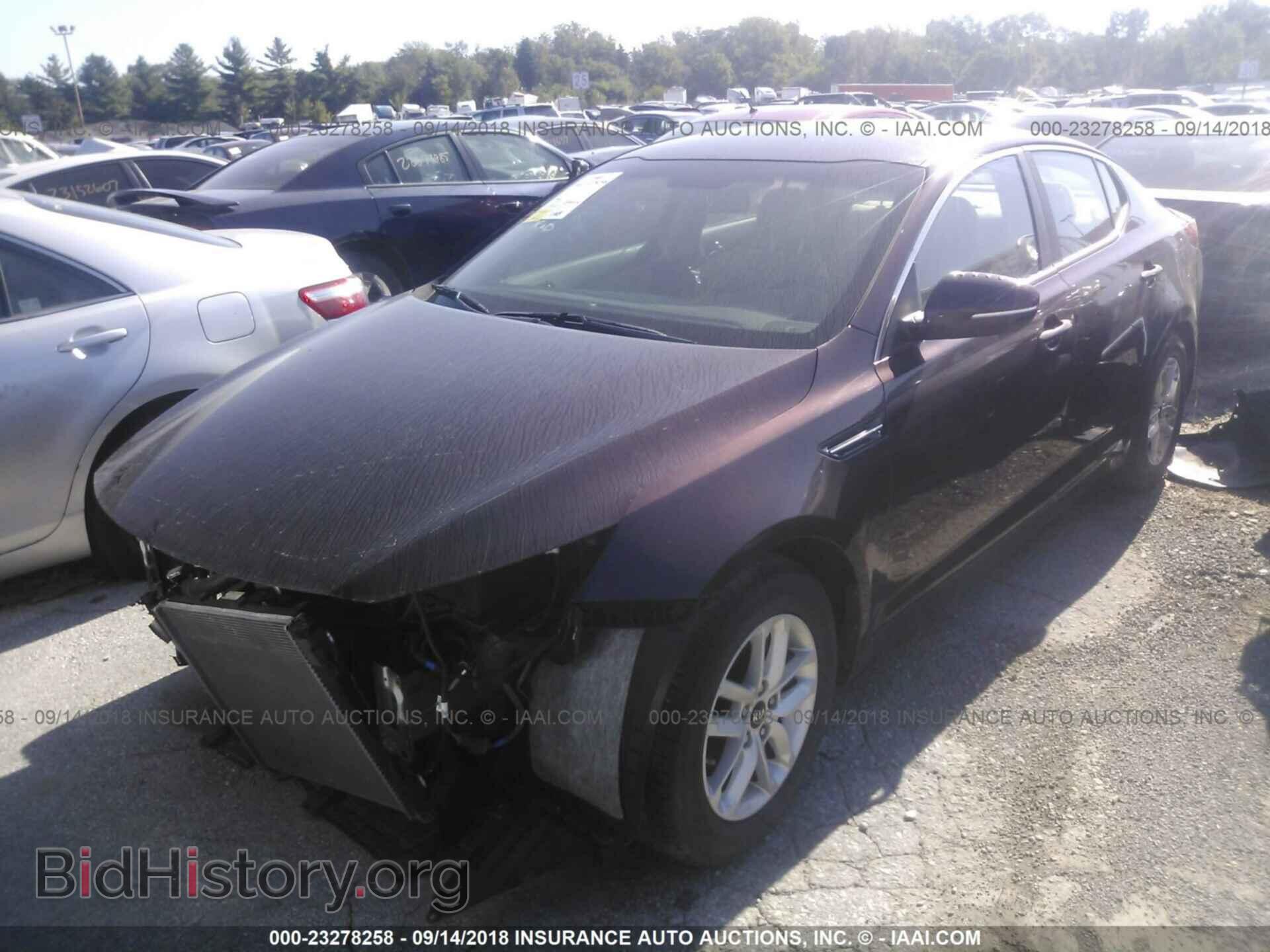 2011 Kia Optima - VIN: KNAGM4A73B5057592 - Фото 2