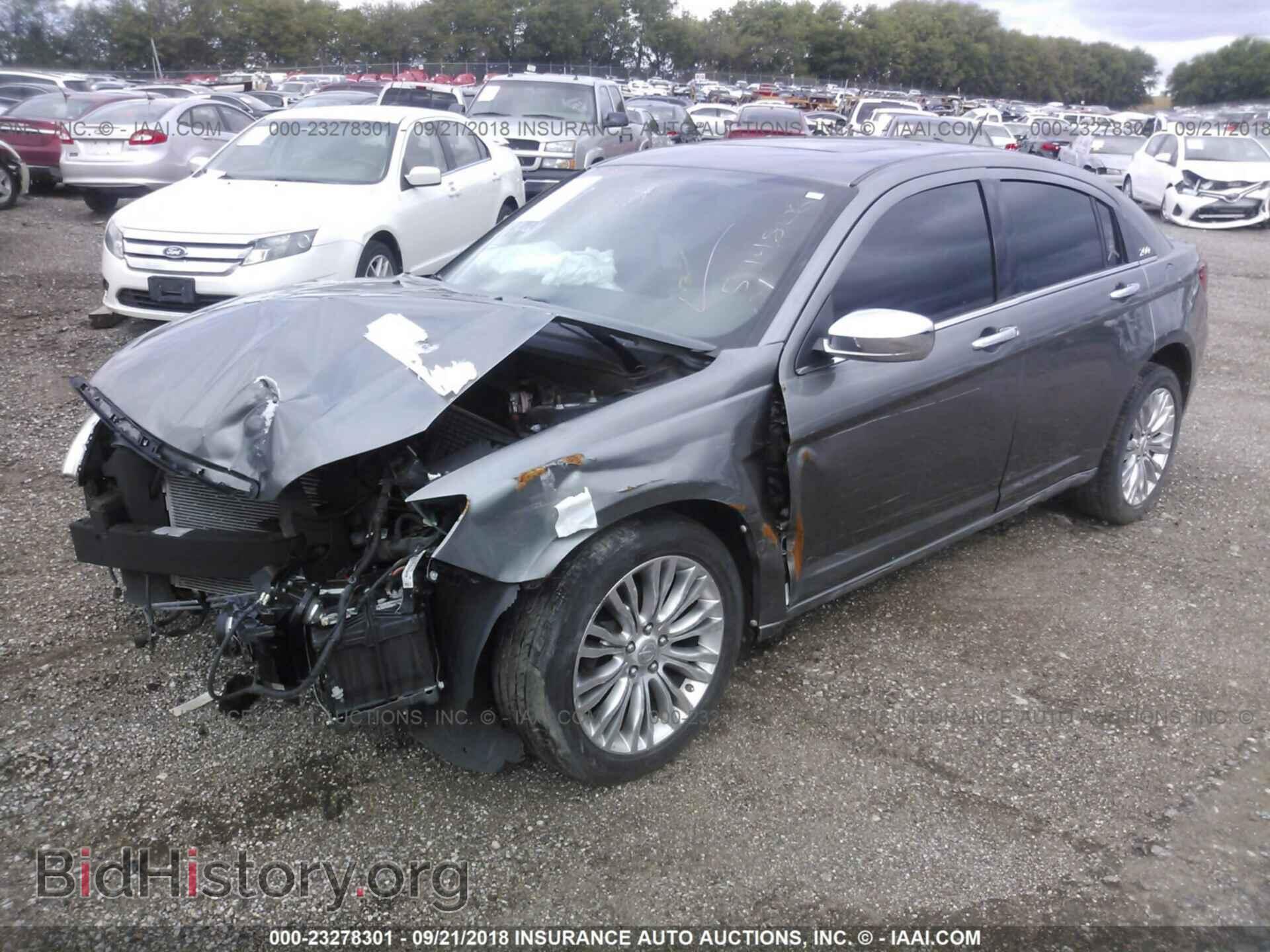 2011 CHRYSLER 200 - VIN: 1C3BC2FB1BN580681 - Photo 2
