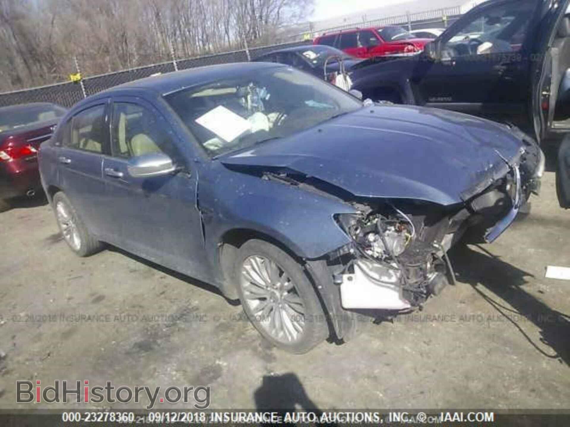 Photo 1C3BC2FBXBN614357 - CHRYSLER 200 2011