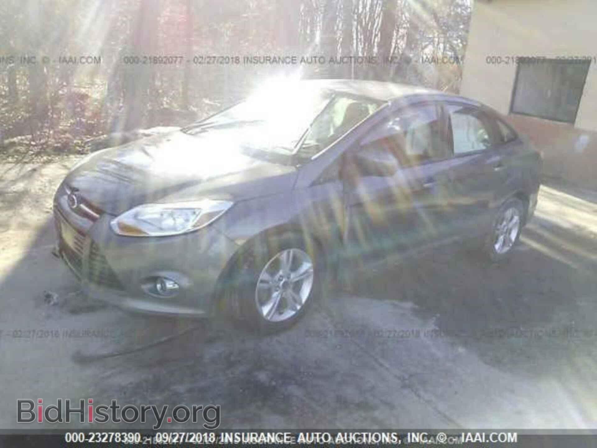 2012 Ford Focus - VIN: 1FAHP3F20CL407088 - Фото 2